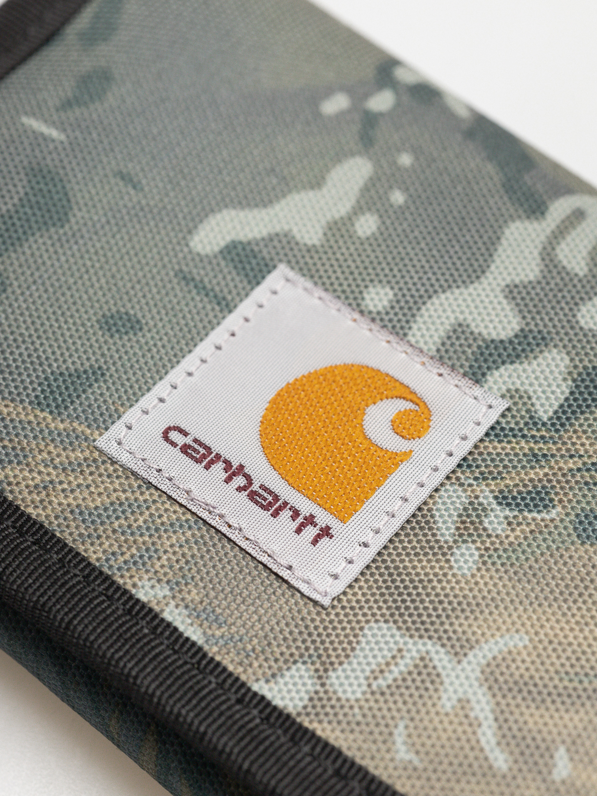 Peňaženka Carhartt WIP Alec (camo combi/green)