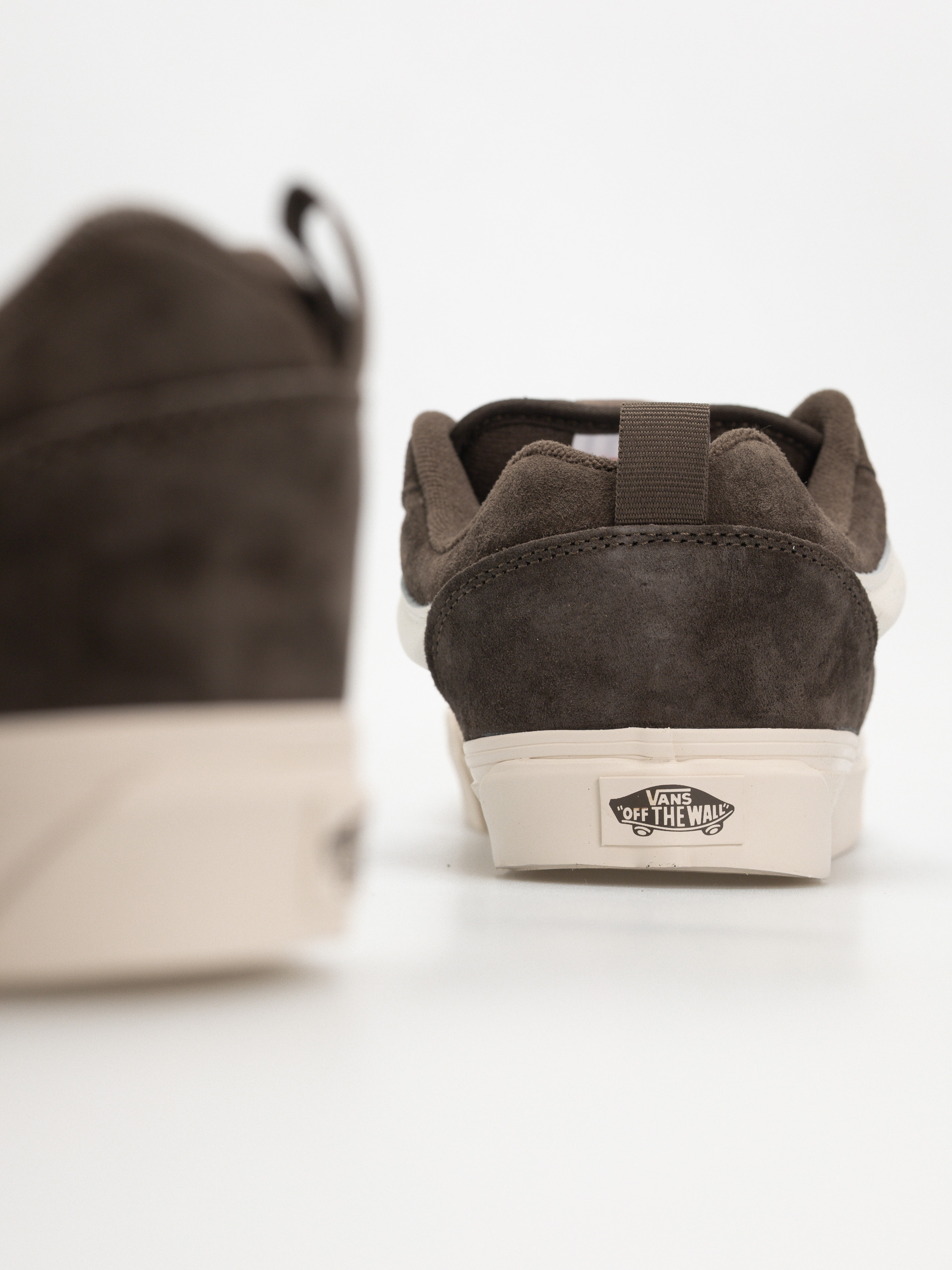 Topánky Vans Knu Skool (pig suede coal brown)