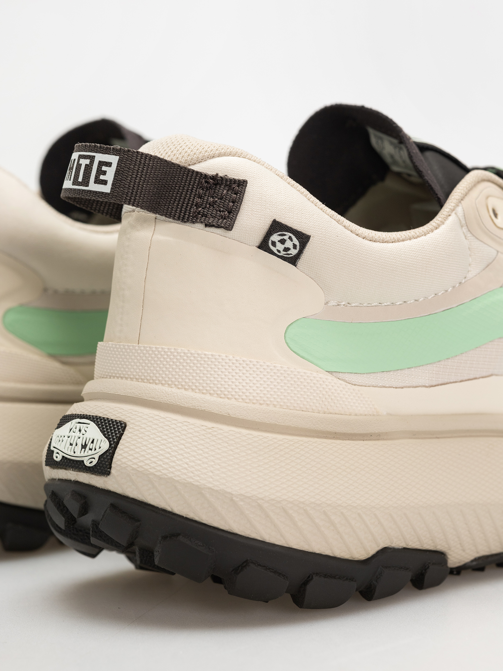 Topánky Vans Mte Crosspath (white/multi)