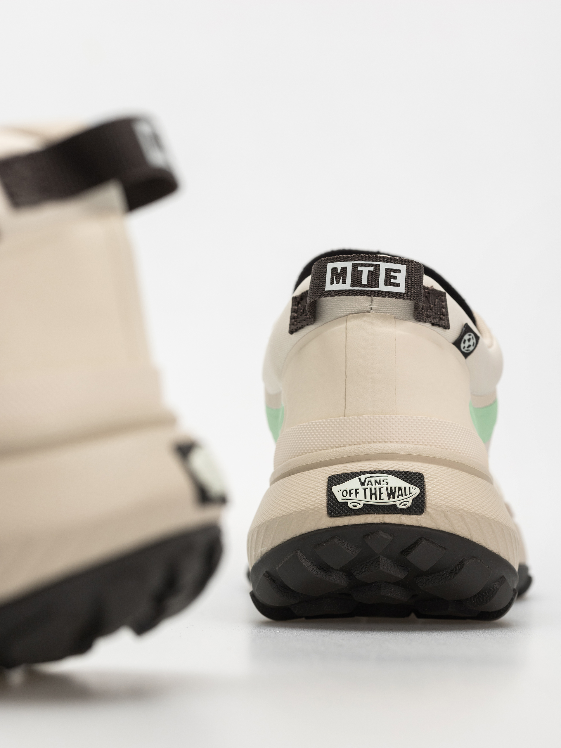 Topánky Vans Mte Crosspath (white/multi)