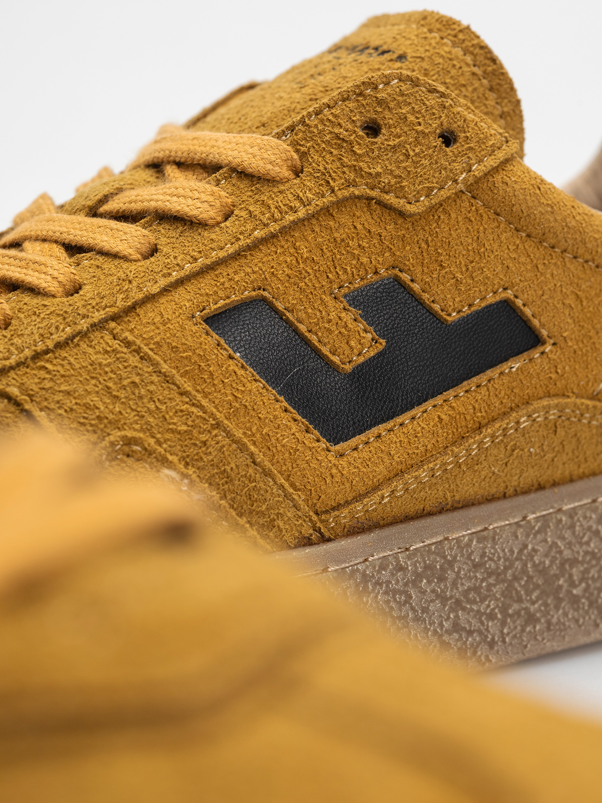 Topánky Flamingos Life Burela Bold (hairy suede curry)