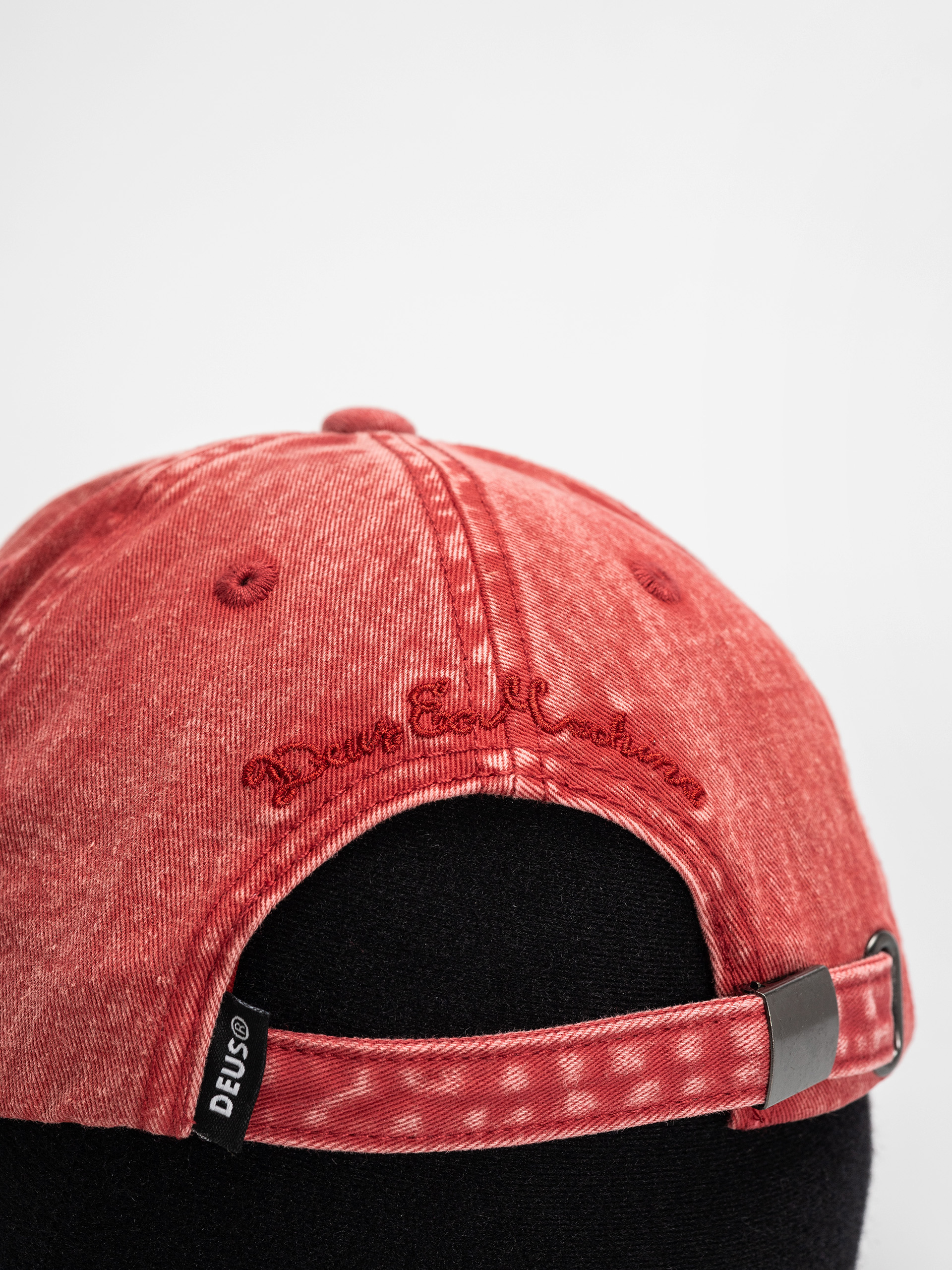 Šiltovka Deus Ex Machina Shield Garment Dyed Dad Cap (lava falls red)