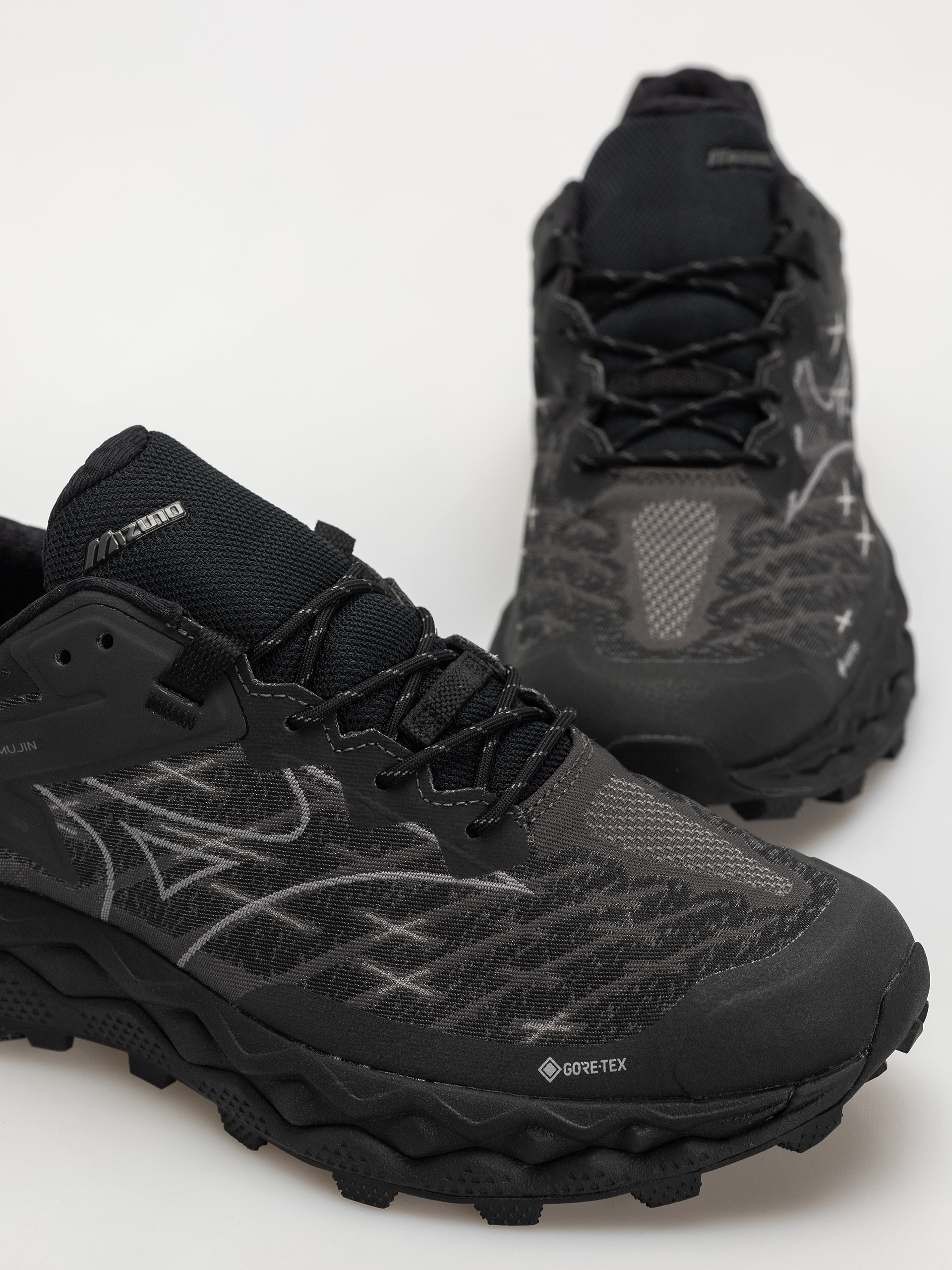 Topánky Mizuno Wave Mujin LS GTX (black/quiet shade/black sand)