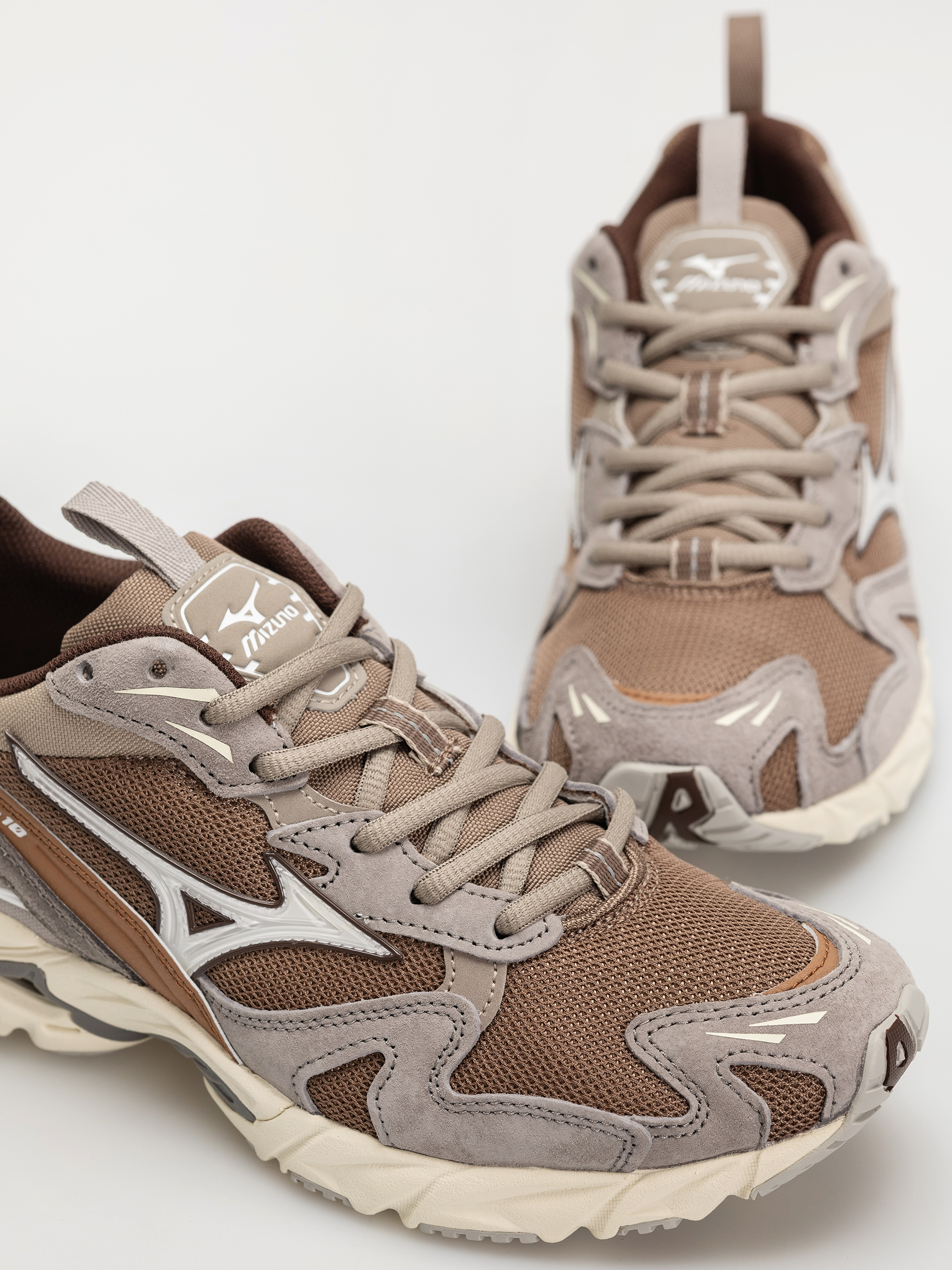 Topánky Mizuno Wave Rider 10 (fossil/white/thrush)