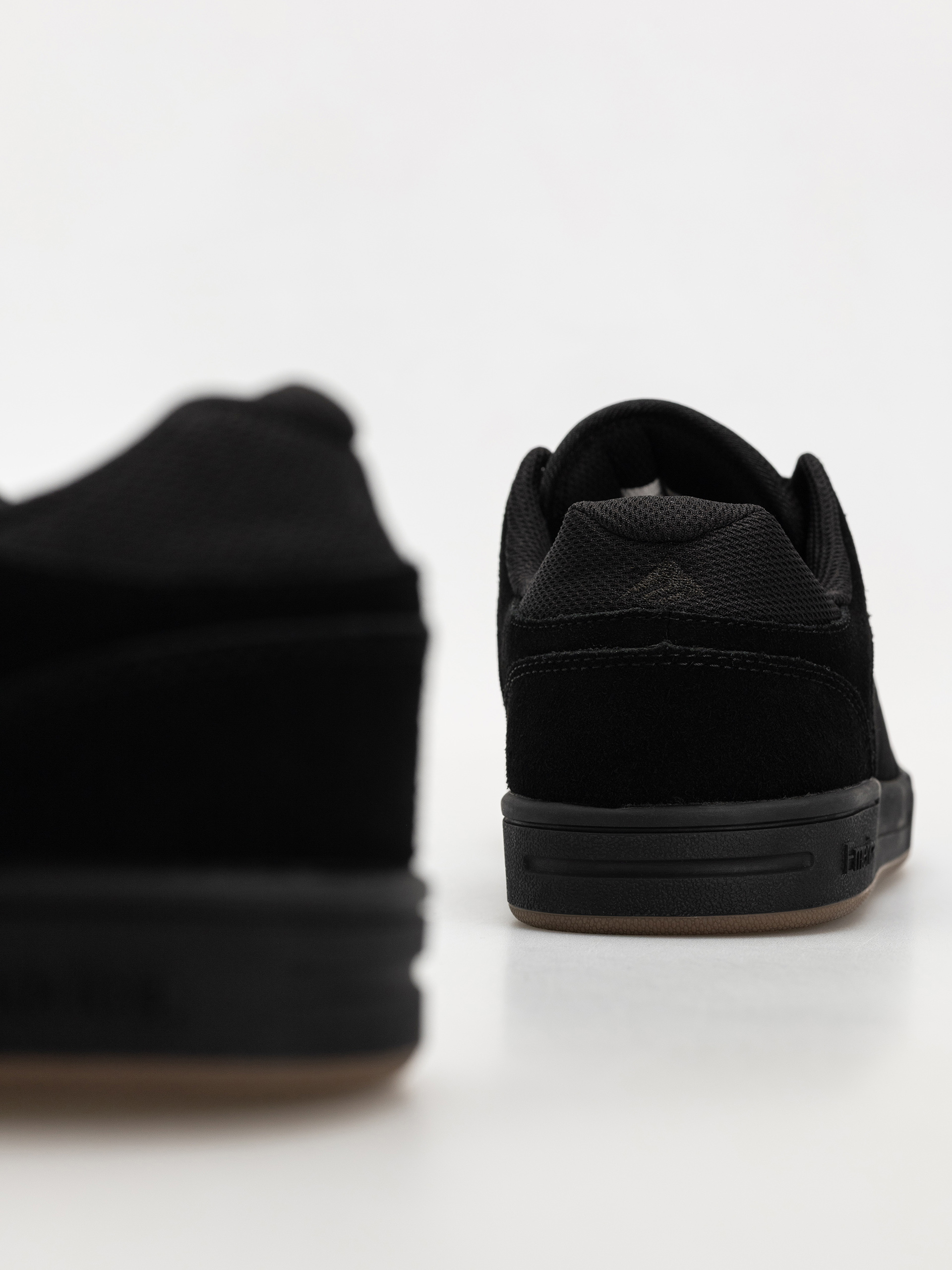 Topánky Emerica Heritic (black/black/gum)