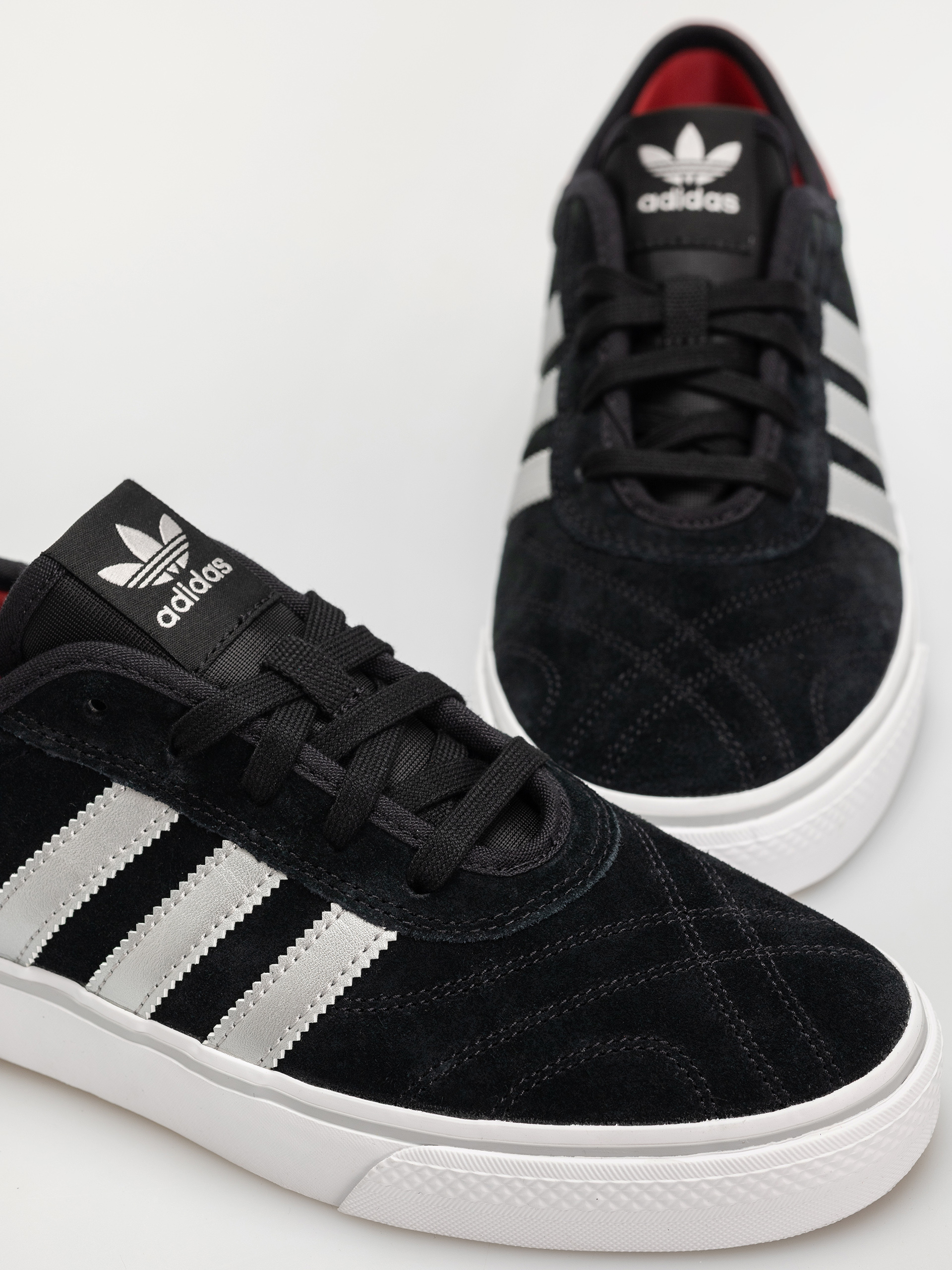 Topánky adidas Adi Ease (cblack/silvmt/betsca)