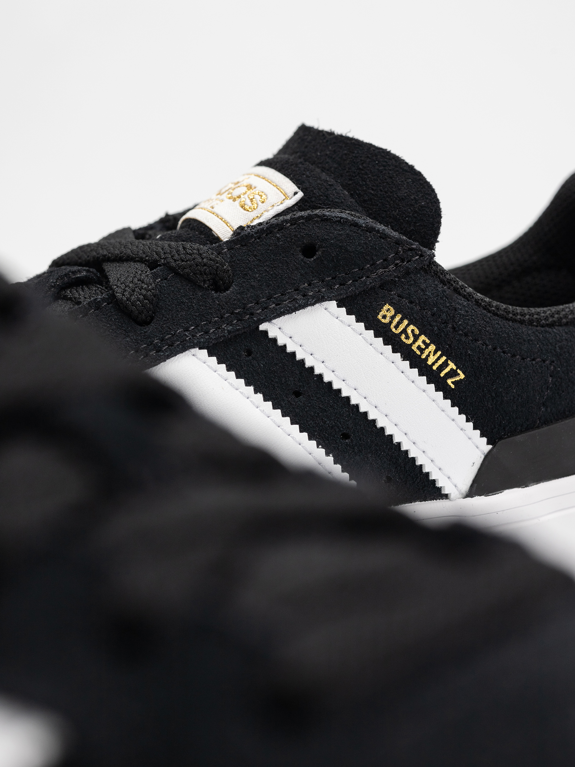 Topánky adidas Busenitz Vulc II (cblack/ftwwht/gum4)