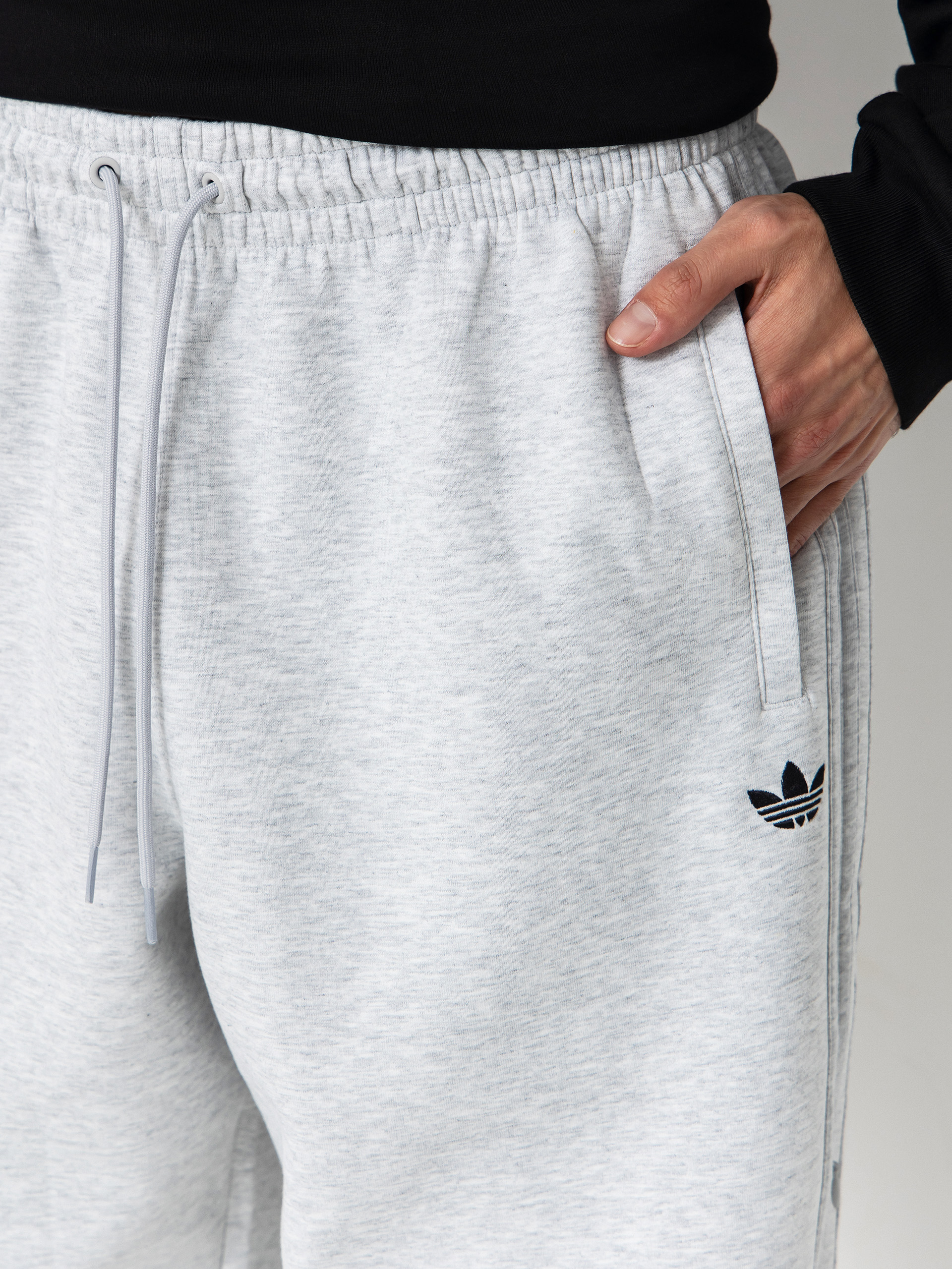 Nohavice adidas Tech Fleece (lgreyh/black)