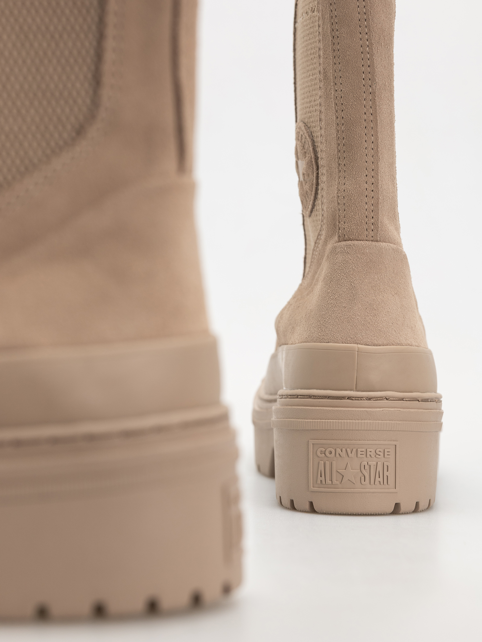 Topánky Converse Chuck Taylor All Star Lugged Heel Chelsea Wmn (sand/chocolate)