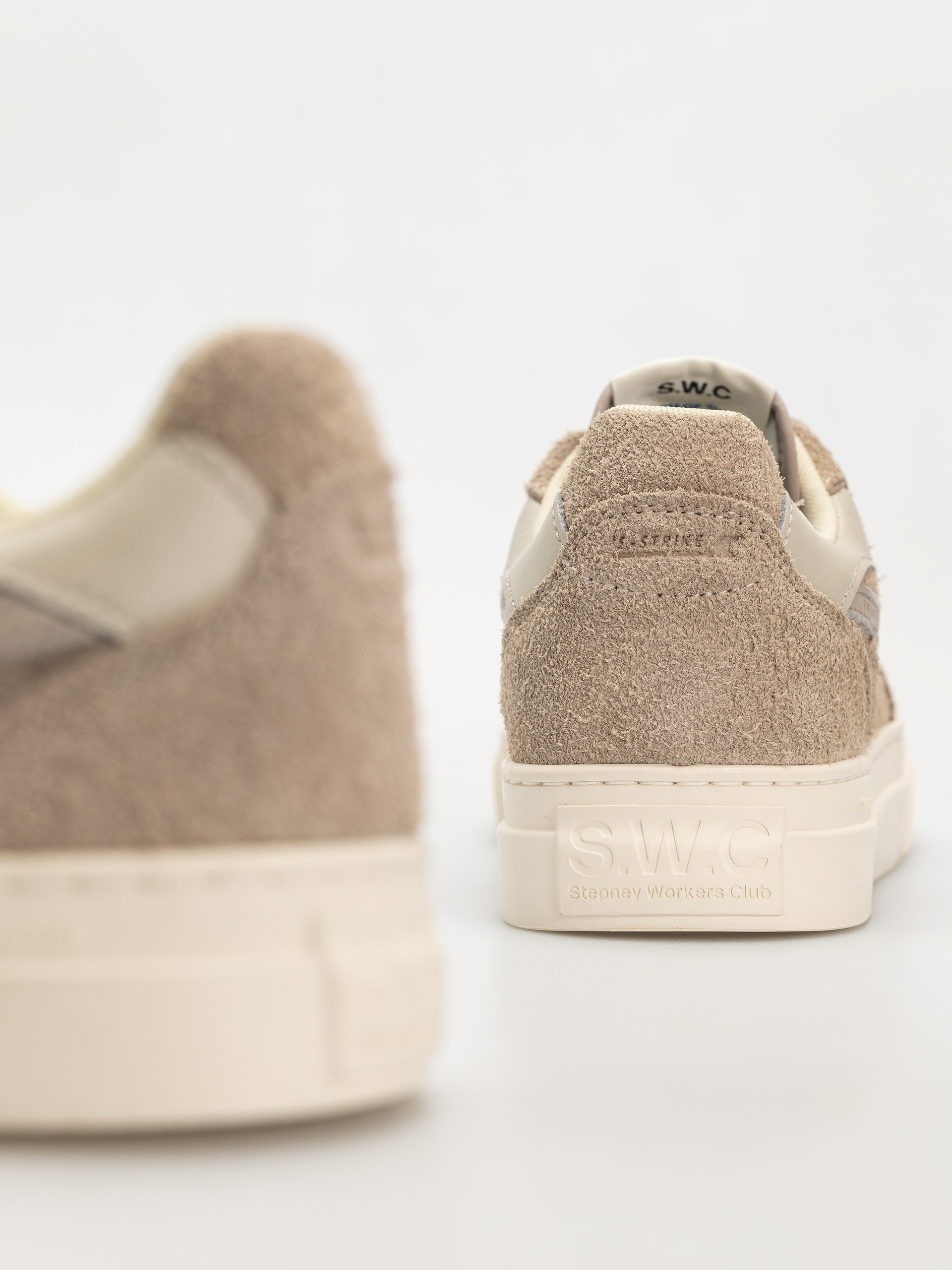 Topánky Stepney Workers Club Pearl S-Strike (raw suede taupe)