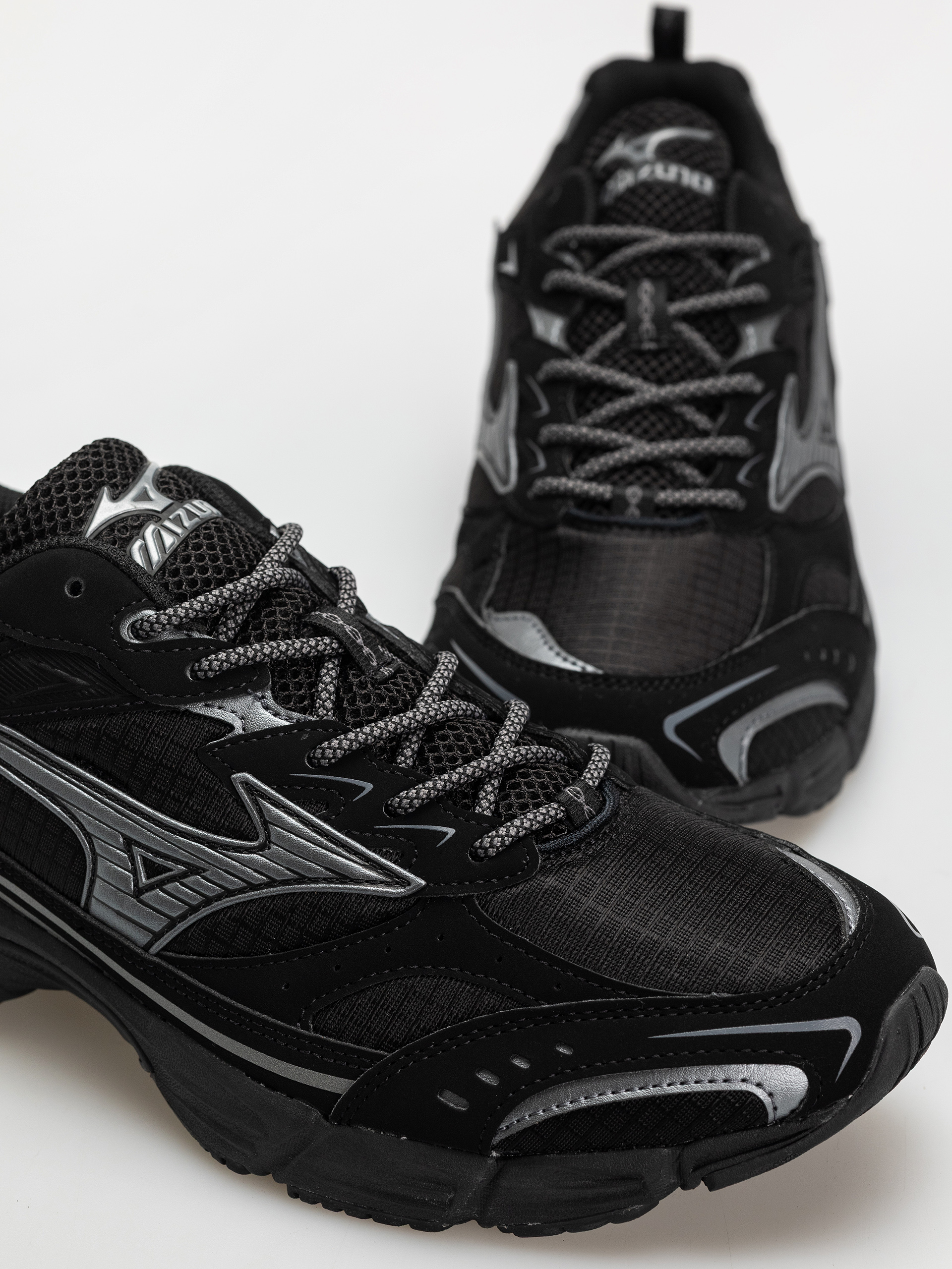 Topánky Mizuno MXR Tech (black/metallic gray)