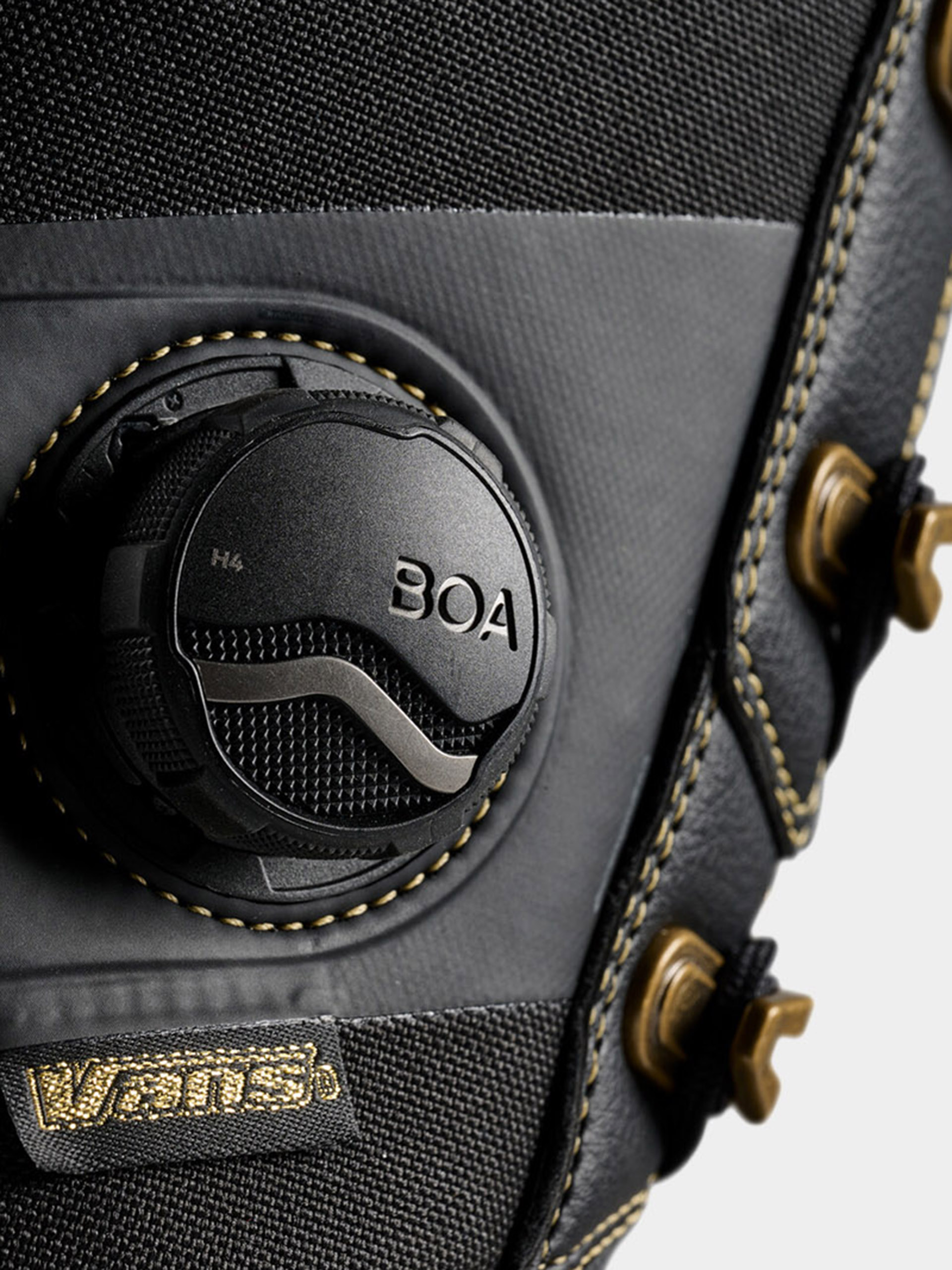 Pánske Obuv na snowboard Vans Invado Pro (black/gold)