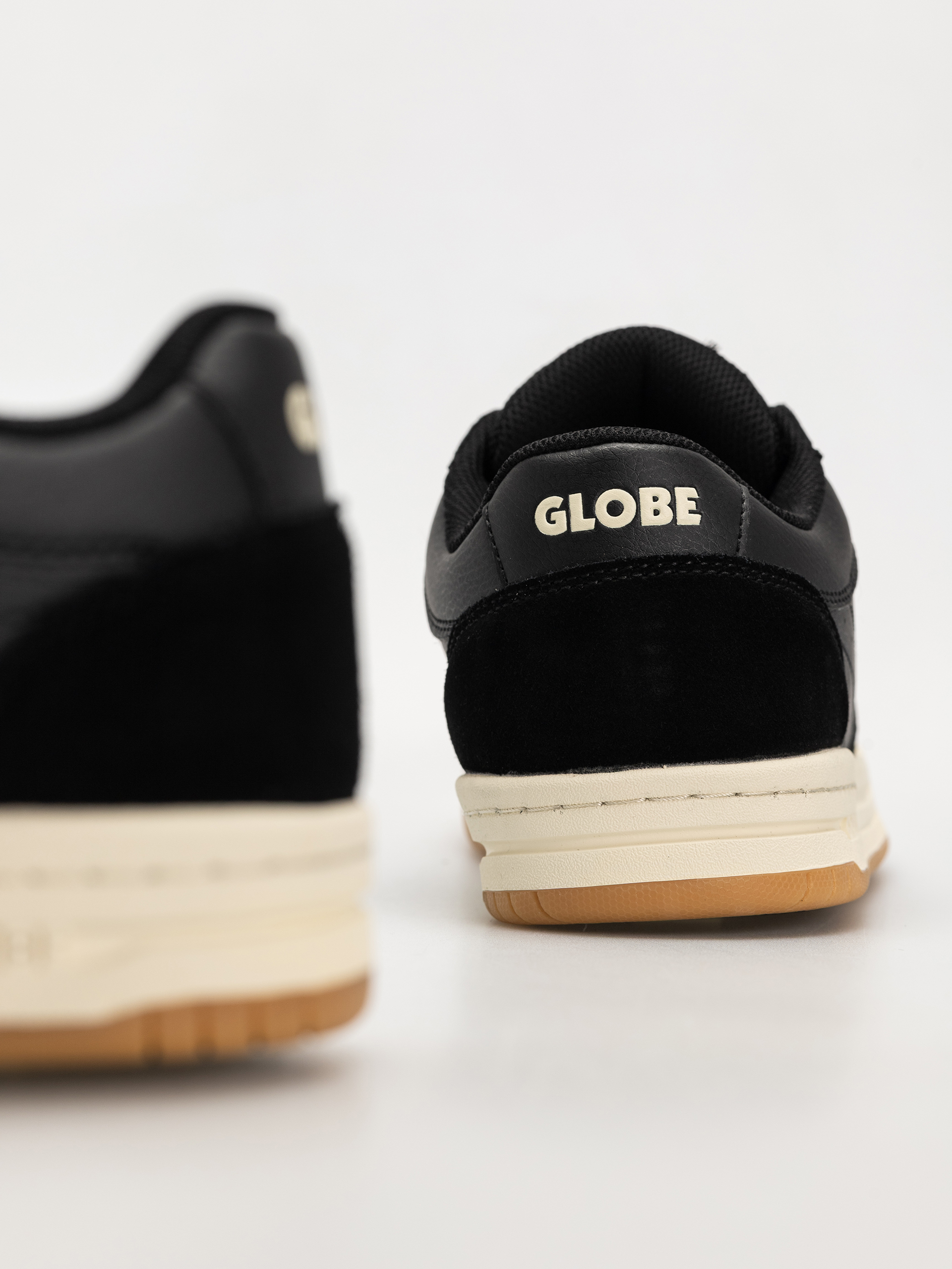 Topánky Globe Mojo 2.0 (black/antique white)