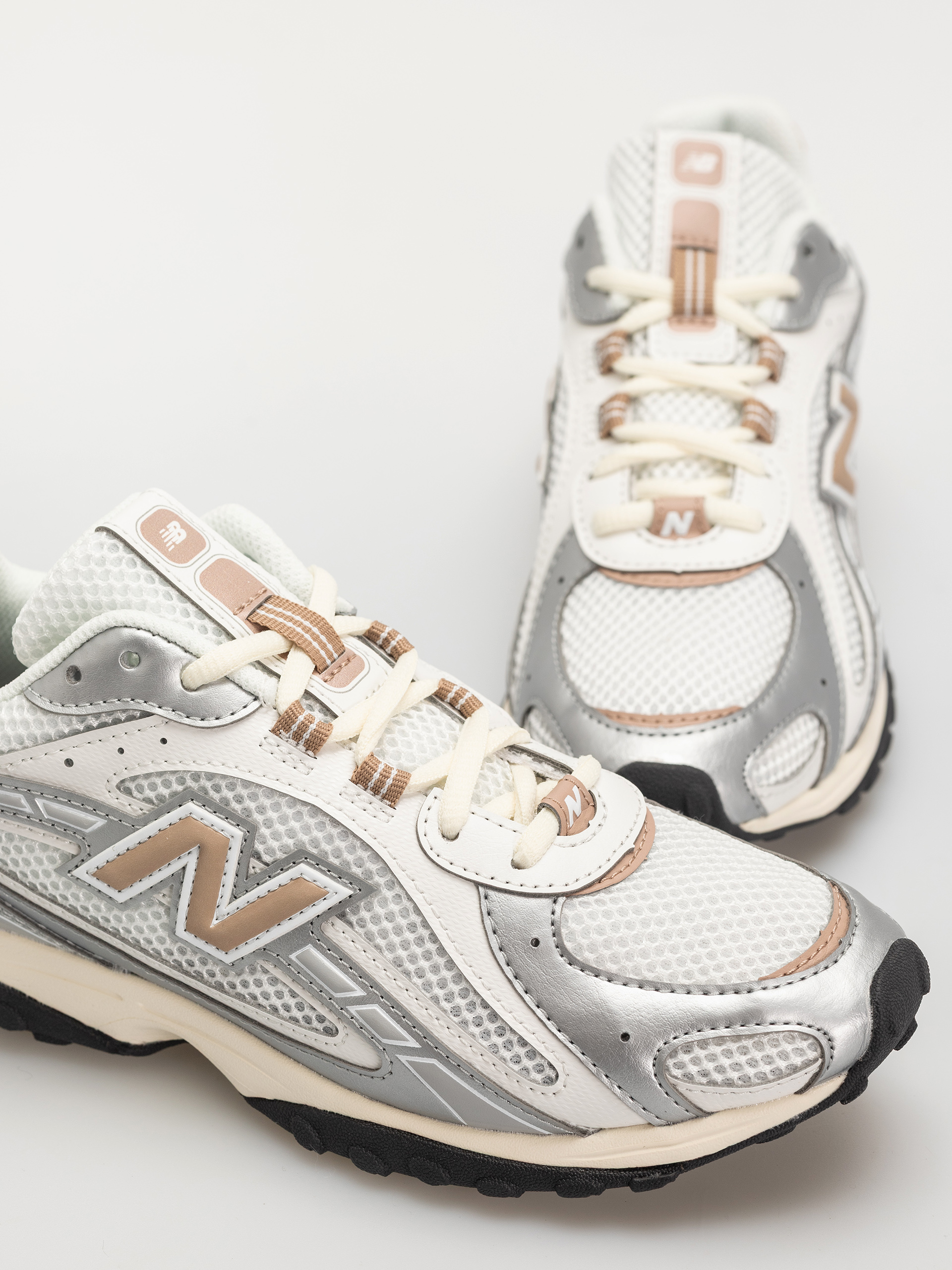 Topánky New Balance 204 (silver metallic)