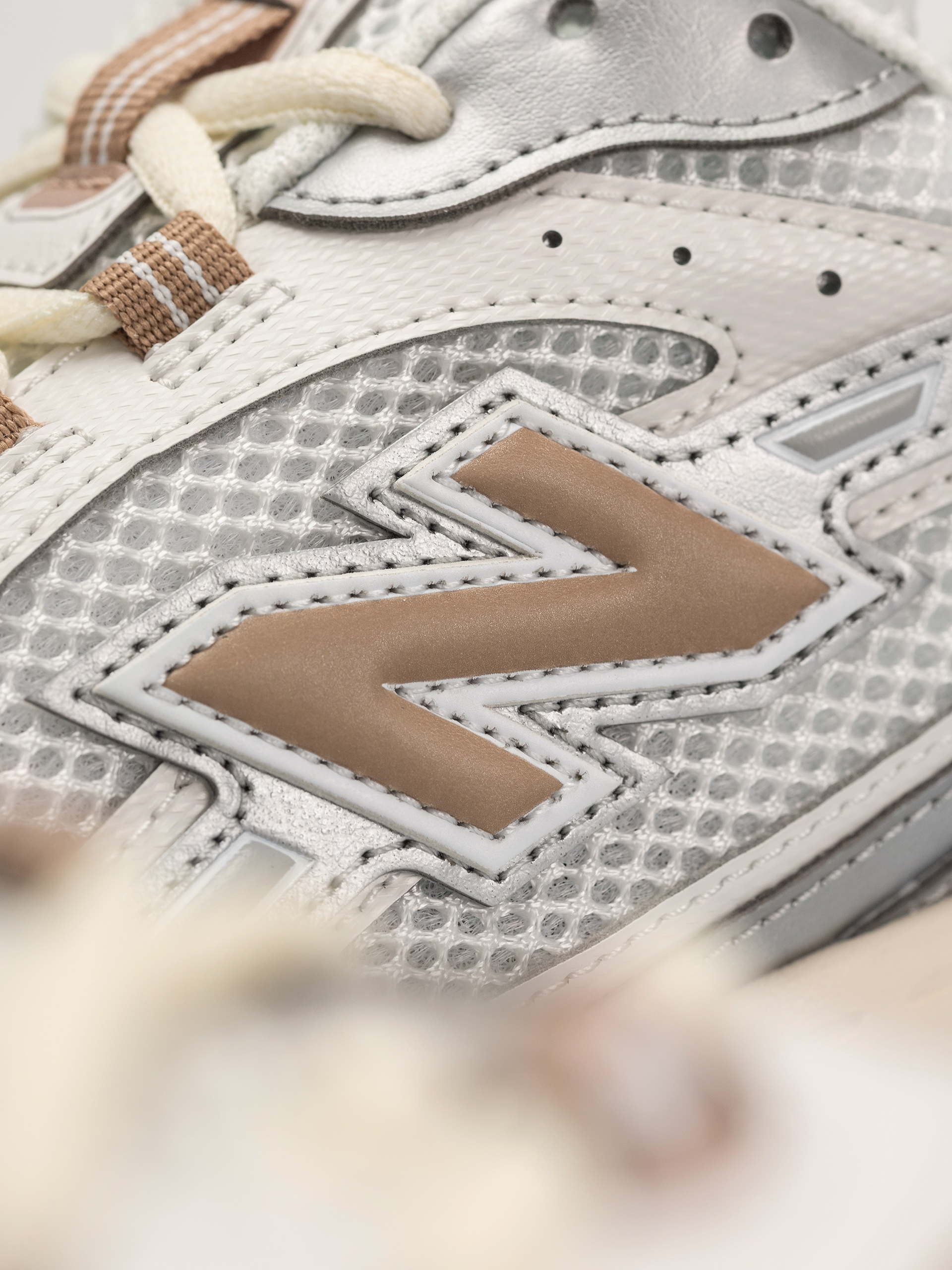 Topánky New Balance 204 (silver metallic)