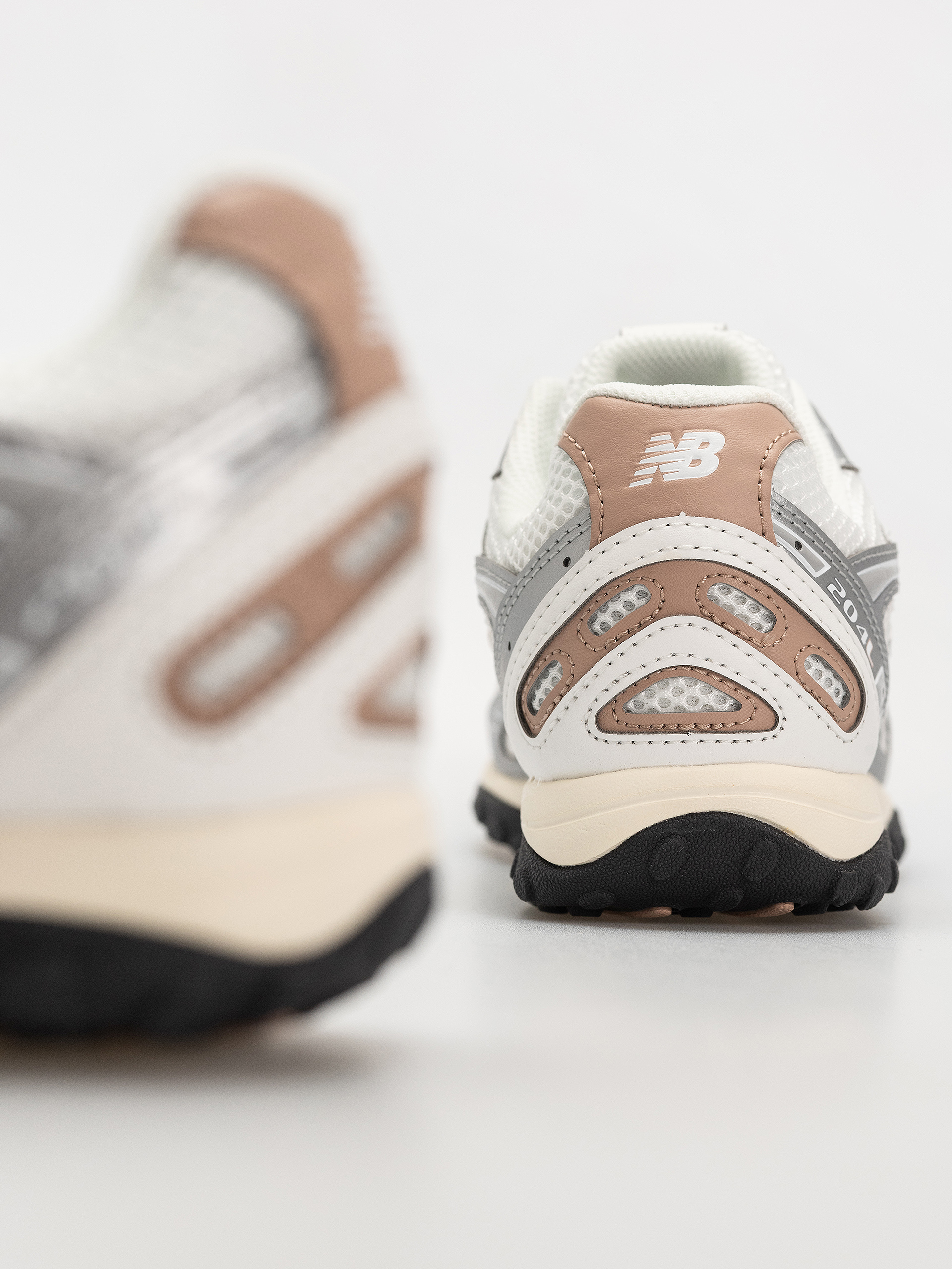 Topánky New Balance 204 (silver metallic)