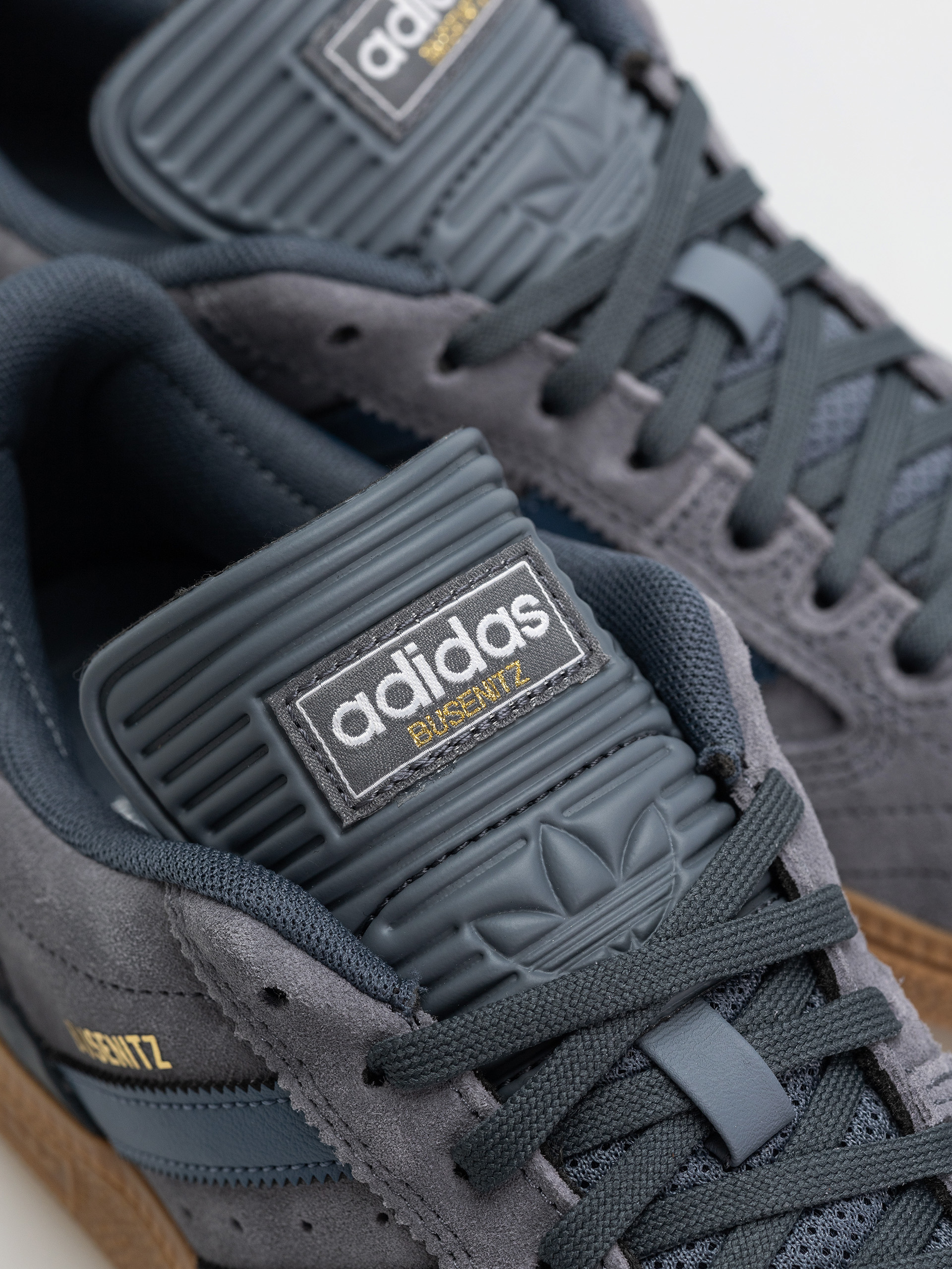 Topánky adidas Busenitz (onix/prloin/gum4)
