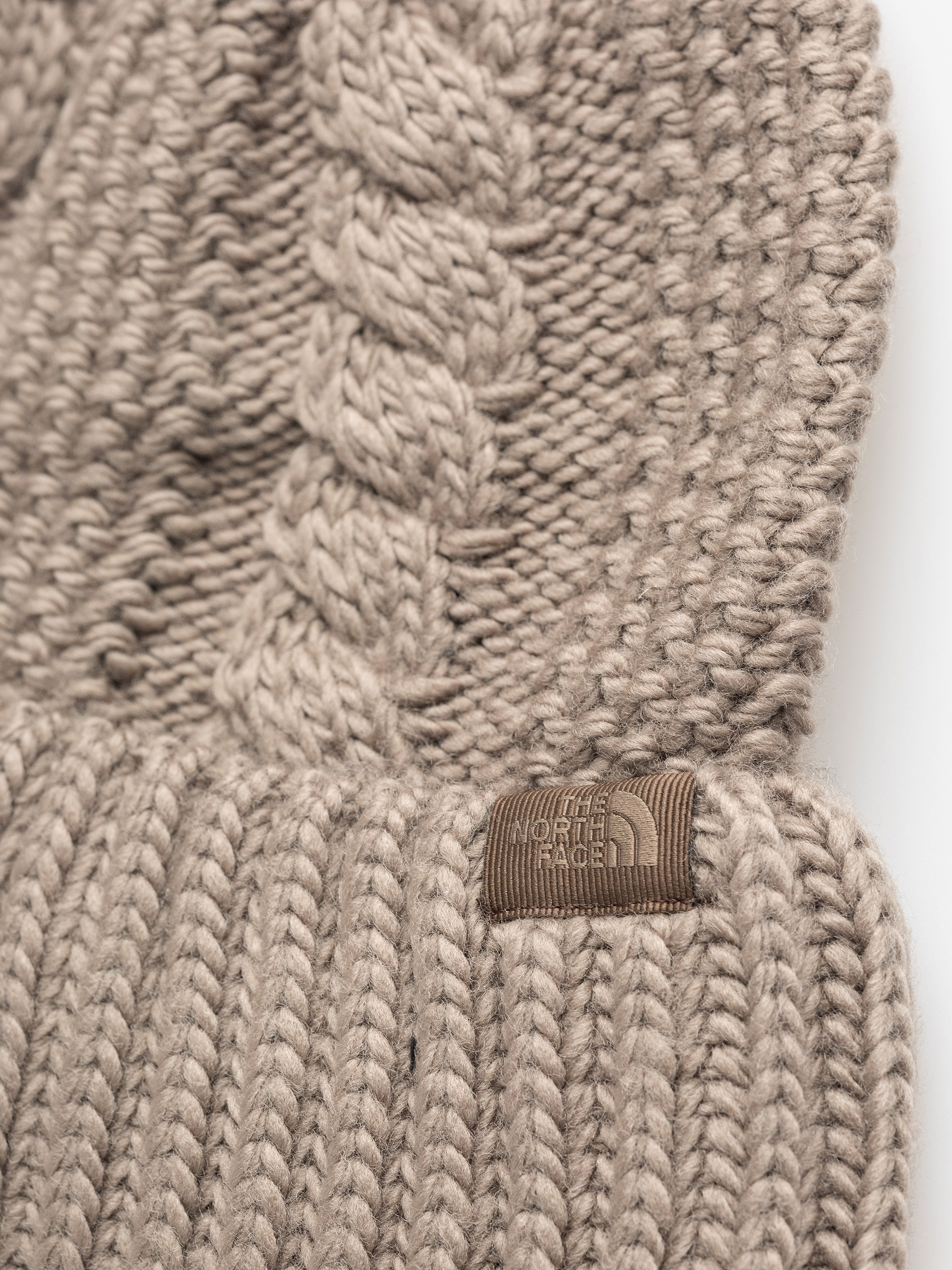 Čiapka The North Face Oh Mega Wmn (mocha brown)