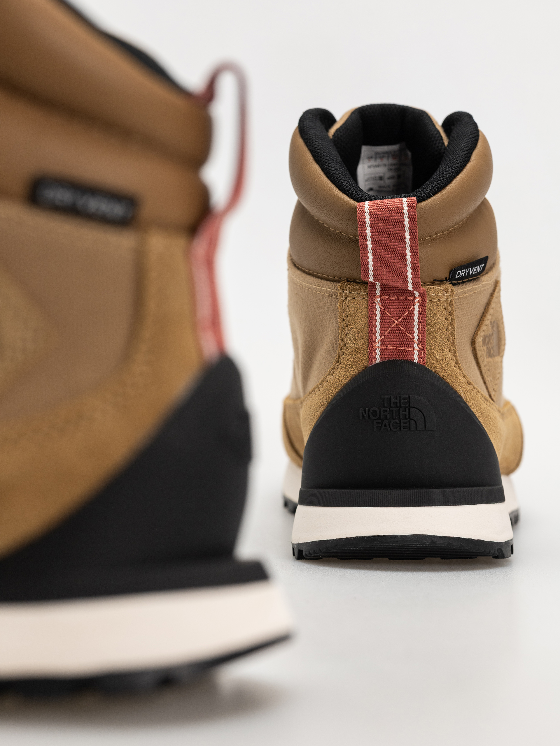 Topánky The North Face Back To Berkeley Iv Textile Wp Wmn (sahara/mars dust)