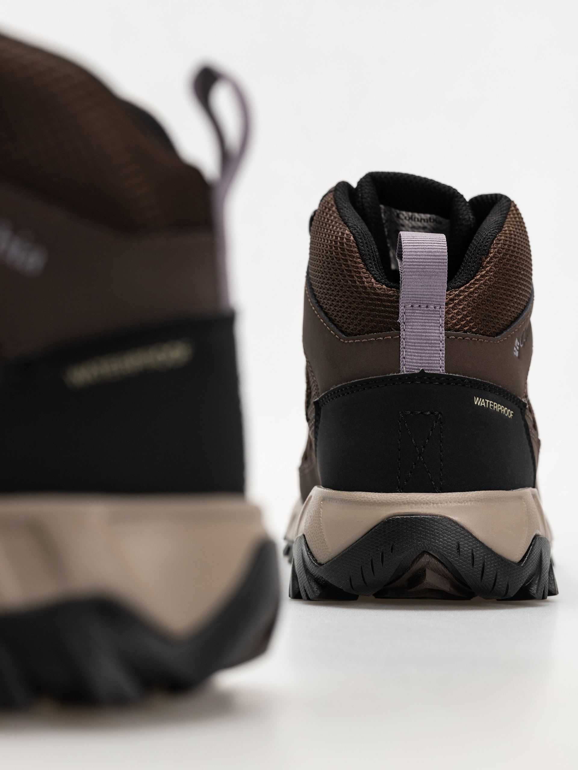 Topánky Columbia Strata Trail Mid WP Wmn (cordovan/granite purple)