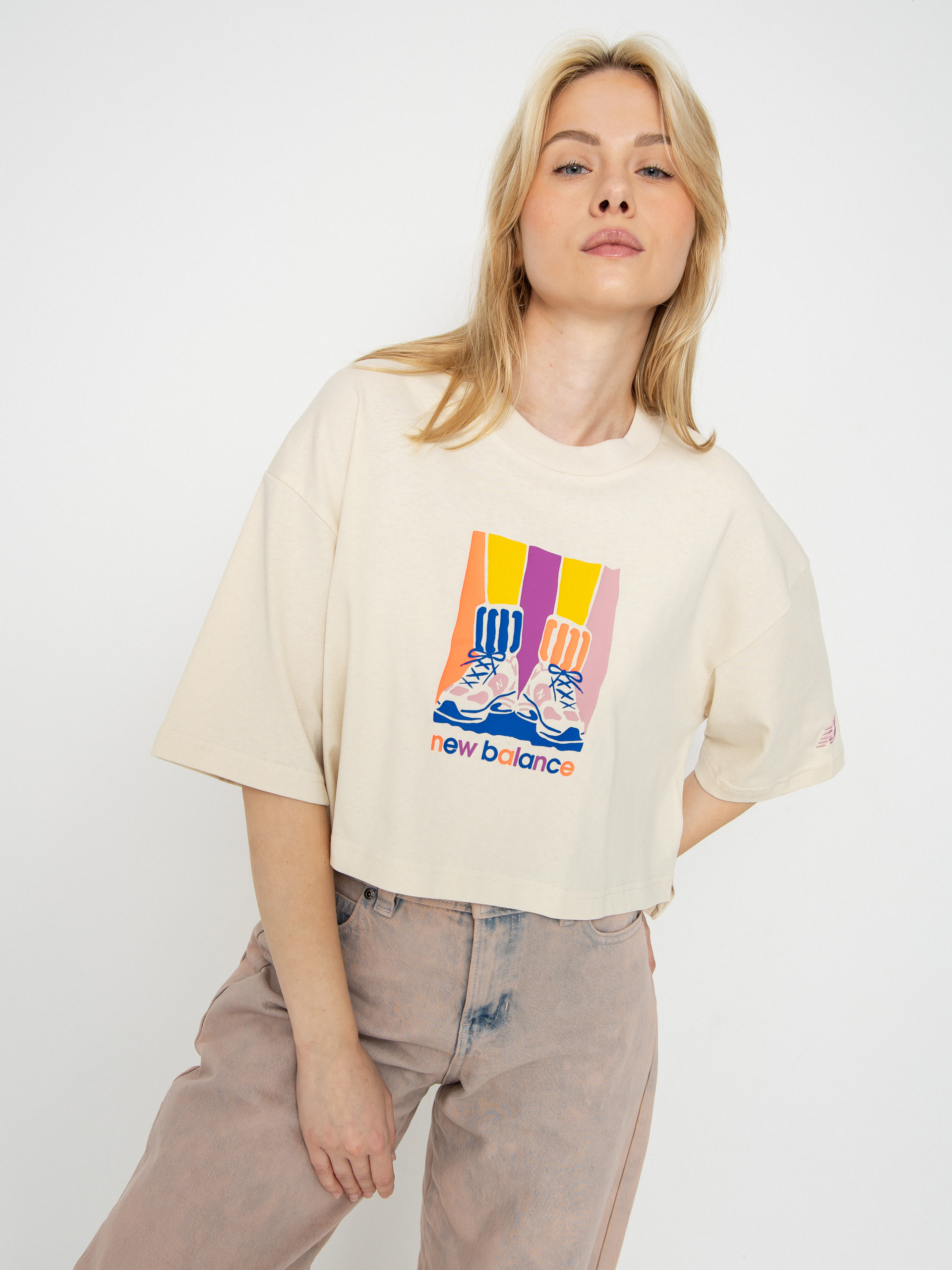 Tričko New Balance Athletics Gradient Shoes Wmn (beige)