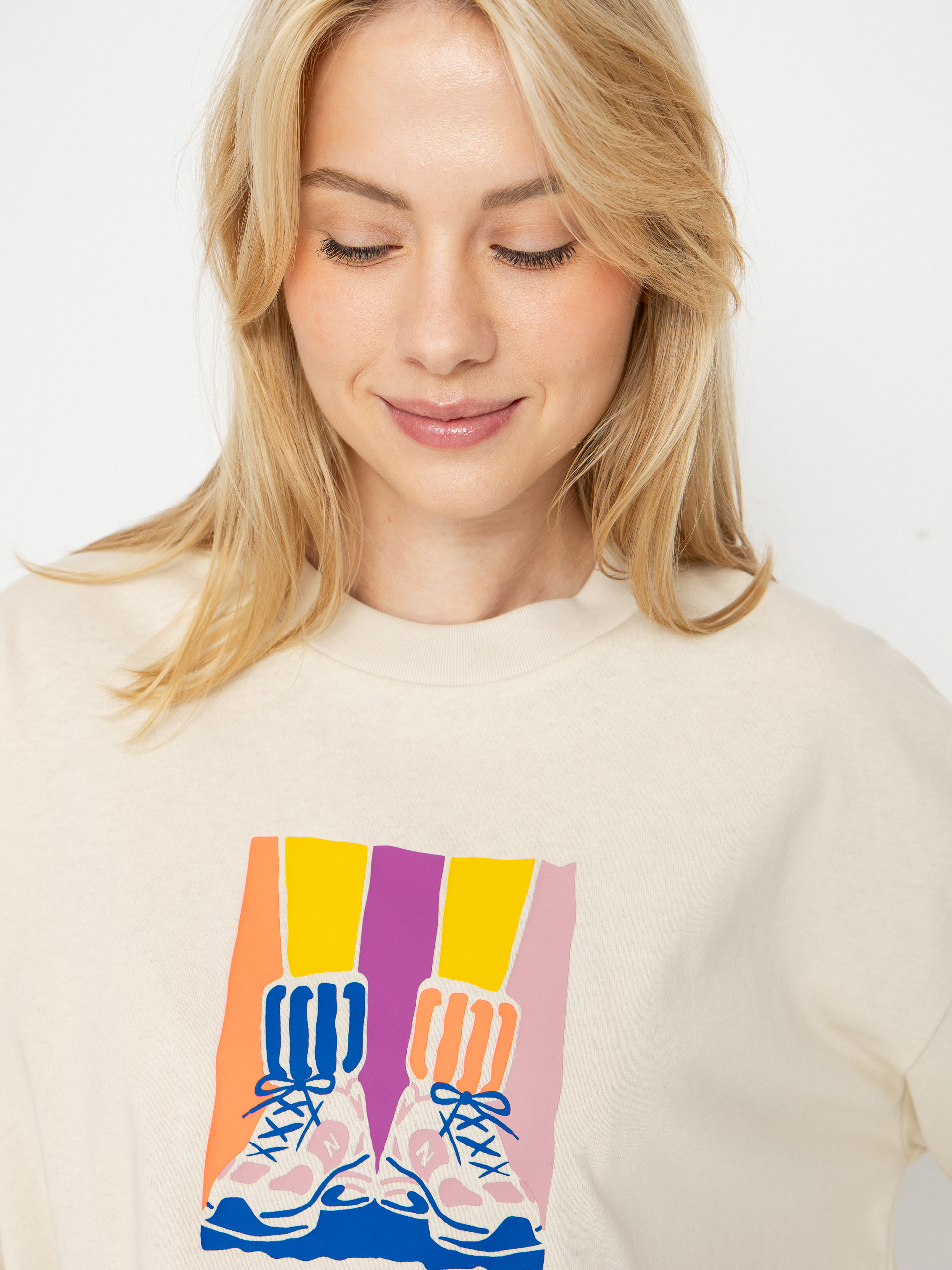 Tričko New Balance Athletics Gradient Shoes Wmn (beige)