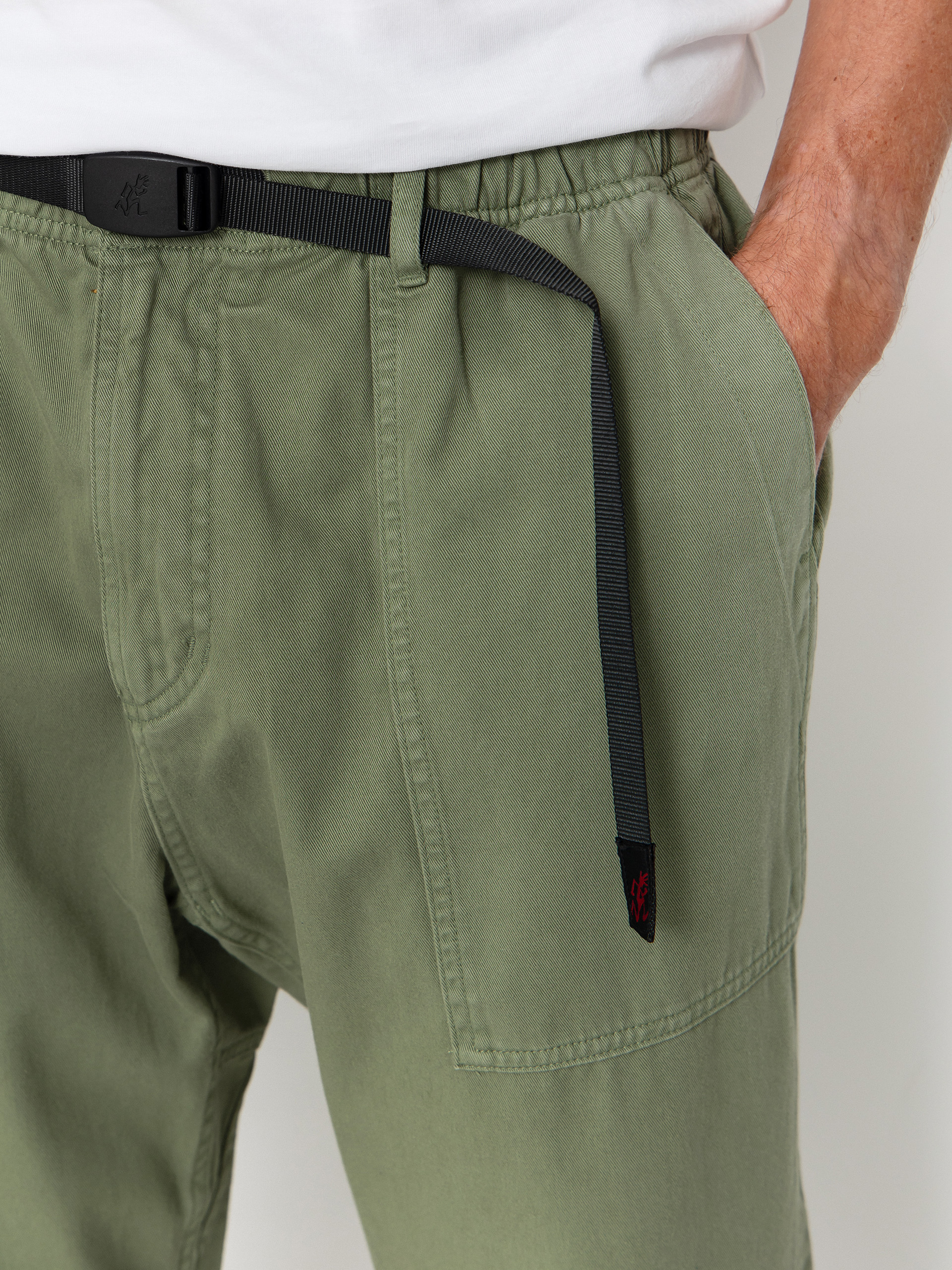 Nohavice Gramicci Loose Tapered (sage)