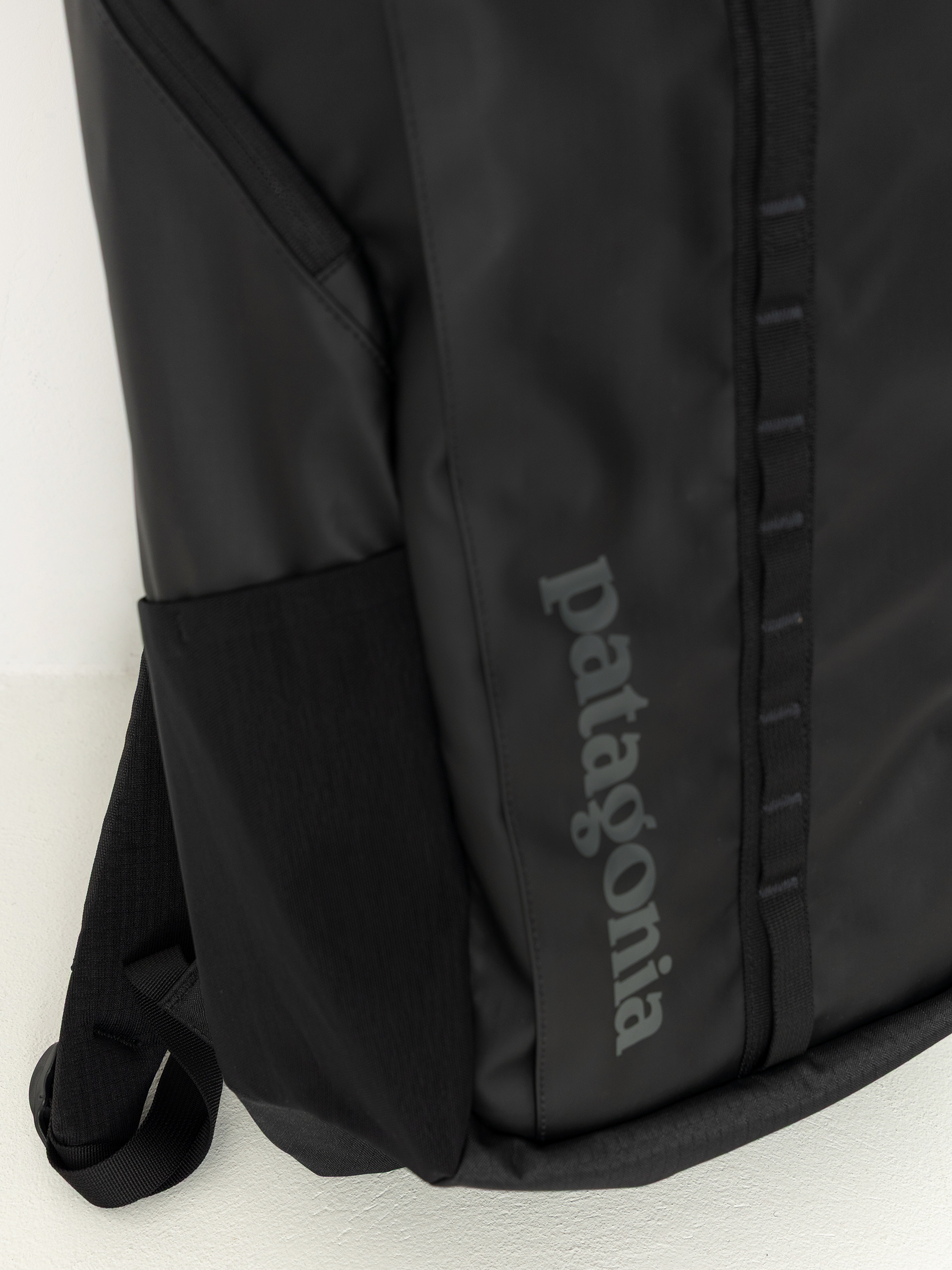 Batoh Patagonia Black Hole Pack 25L (black w/black)