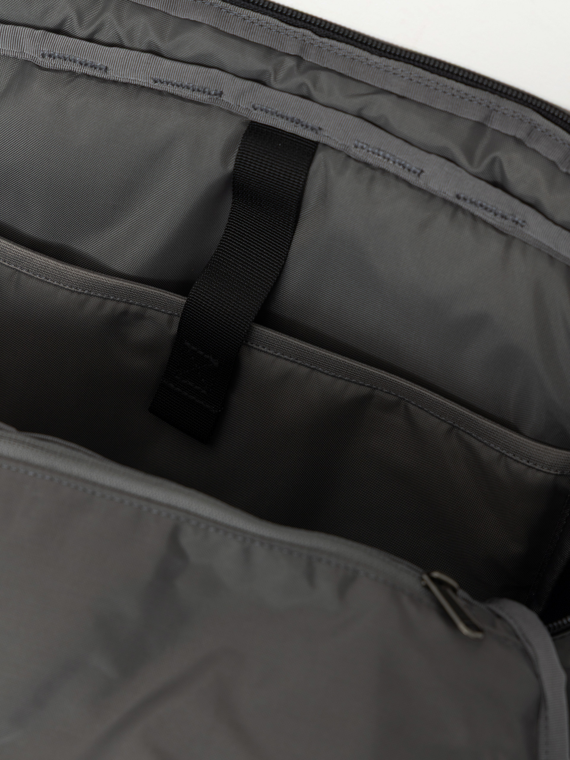 Batoh Patagonia Black Hole Pack 25L (black w/black)