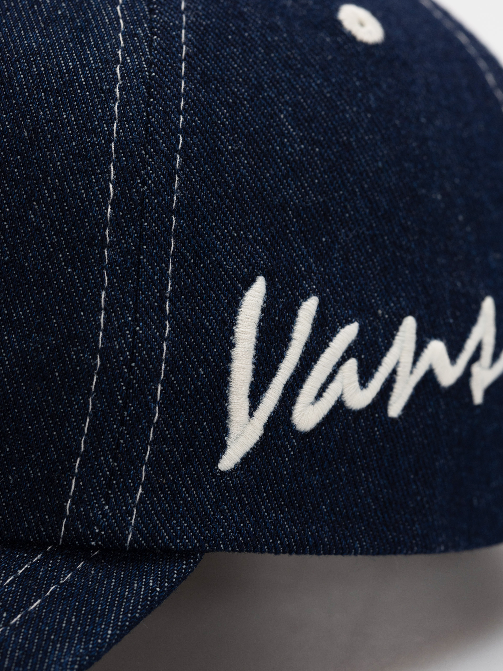 Šiltovka Vans Classic Script Curved Bill Jockey (dark denim)