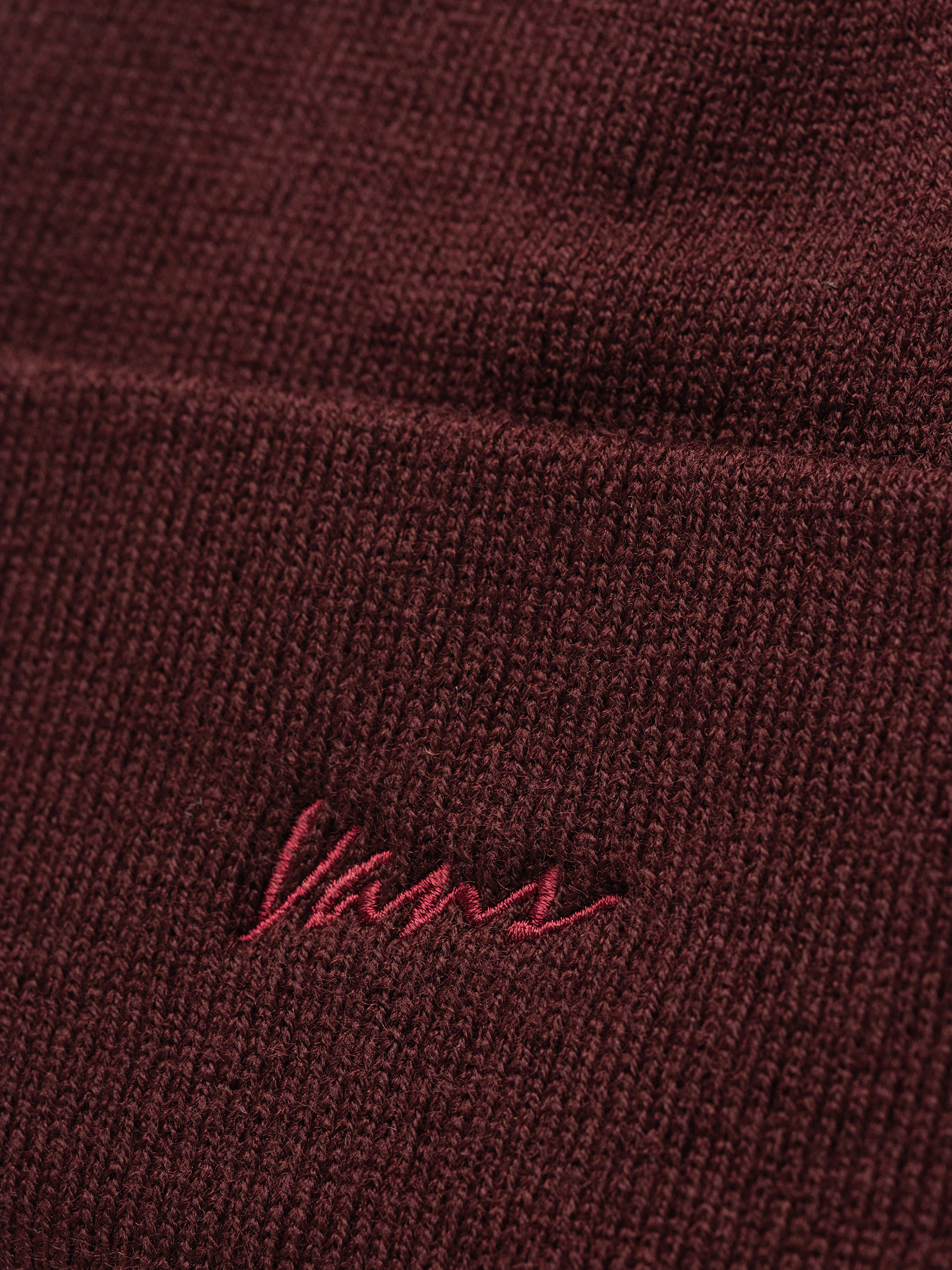 Čiapka Vans Classic Script Tall Cuff (dark port)