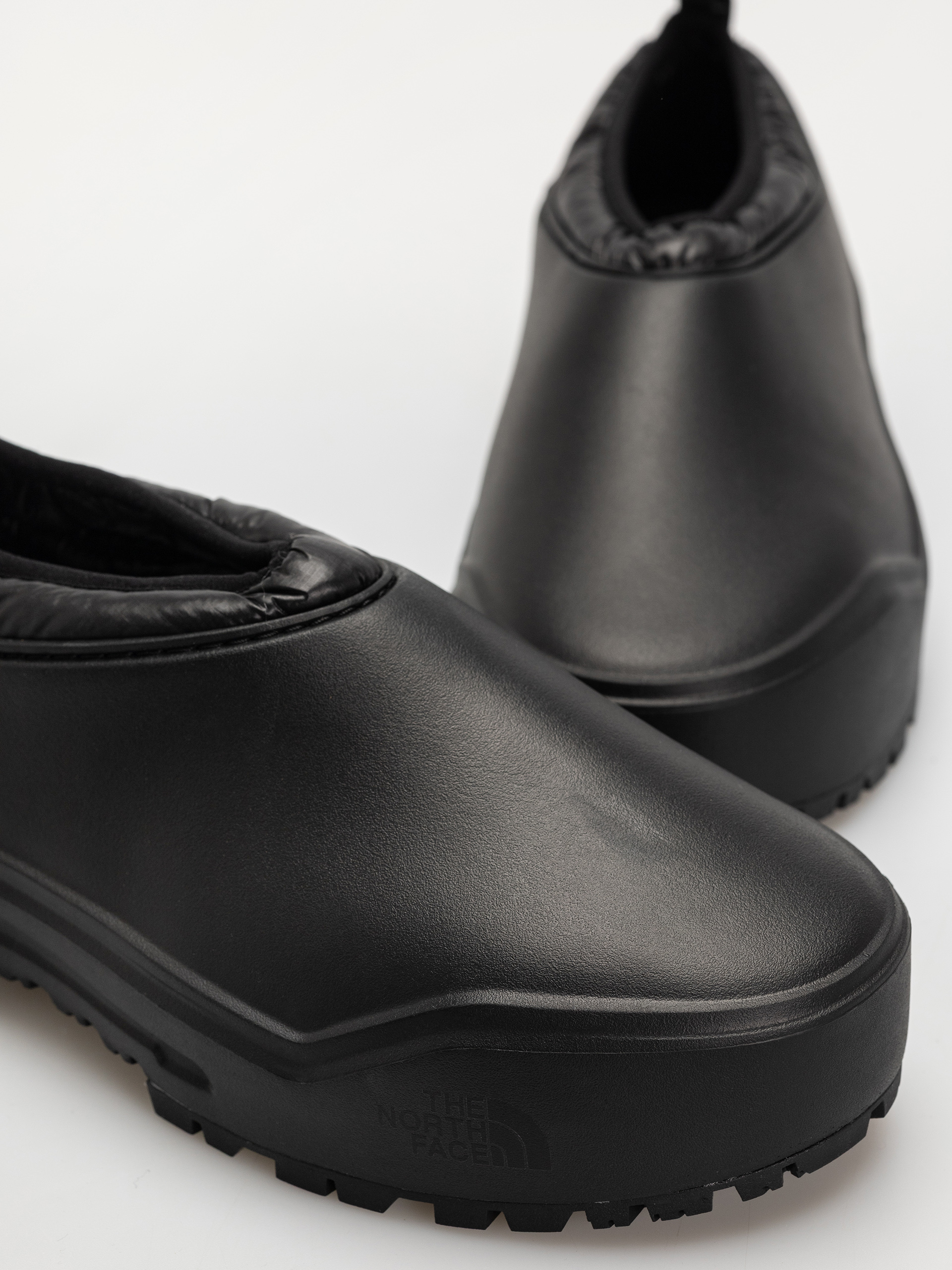 Topánky The North Face Base Camp Wp Mule (tnf black/tnf black)