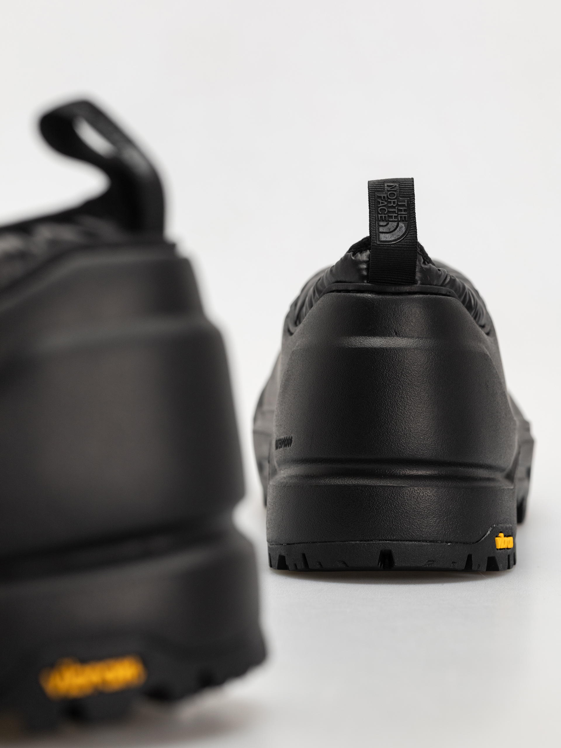 Topánky The North Face Base Camp Wp Mule (tnf black/tnf black)