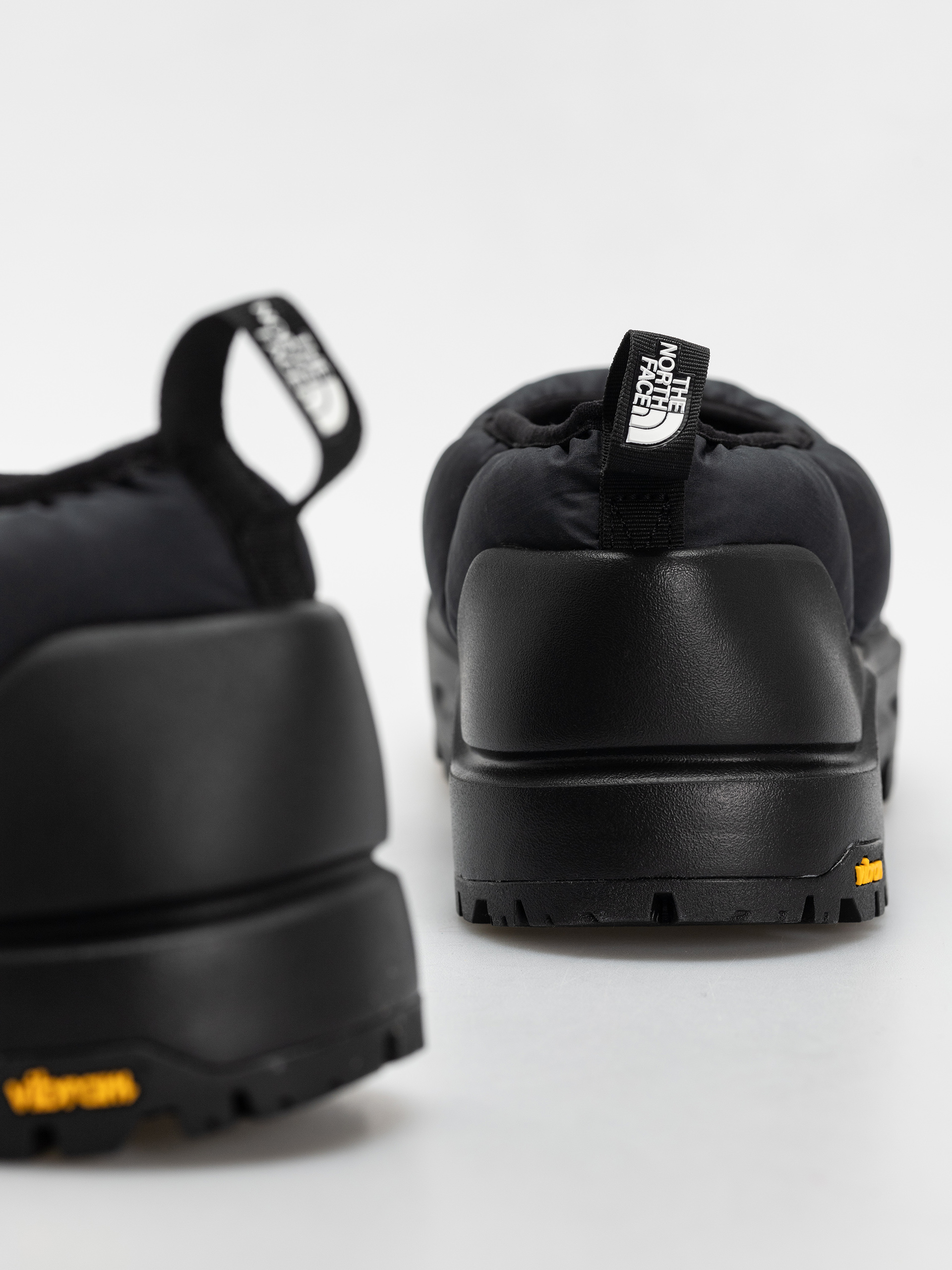 Topánky The North Face Base Camp Thermoball Mule (tnf black/tnf black)