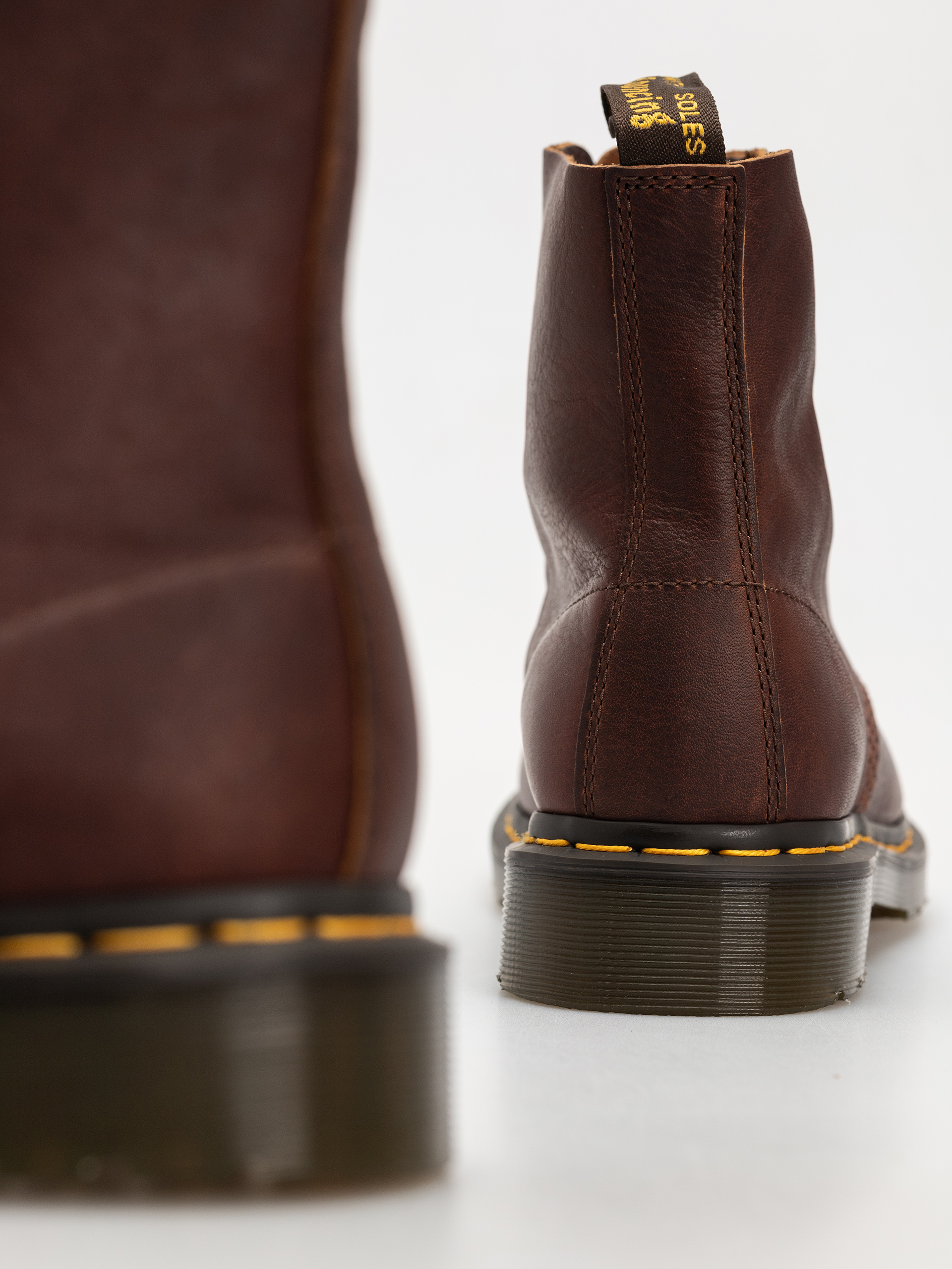 Topánky Dr. Martens 1460 (cashew ambassador)