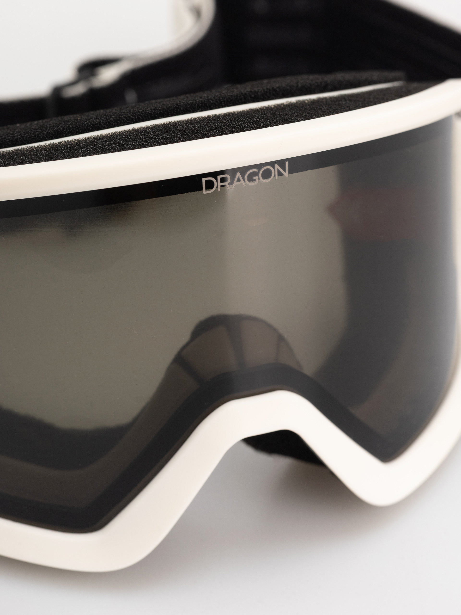 Snowboardové okuliare Dragon DX3 OTG (white/lumalens dark smoke)