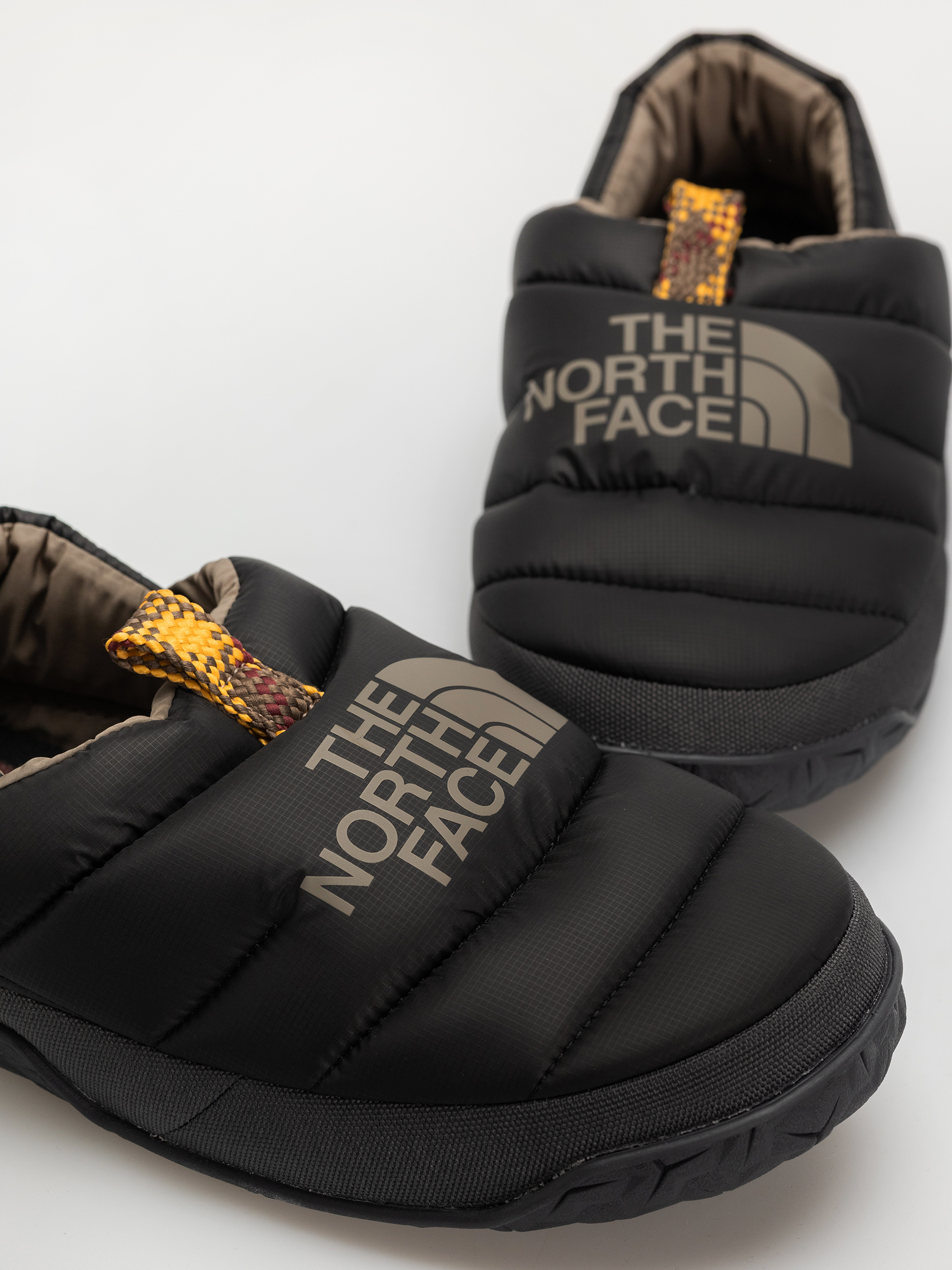 Topánky The North Face Nuptse Mule (tnf black/anthracite gr)