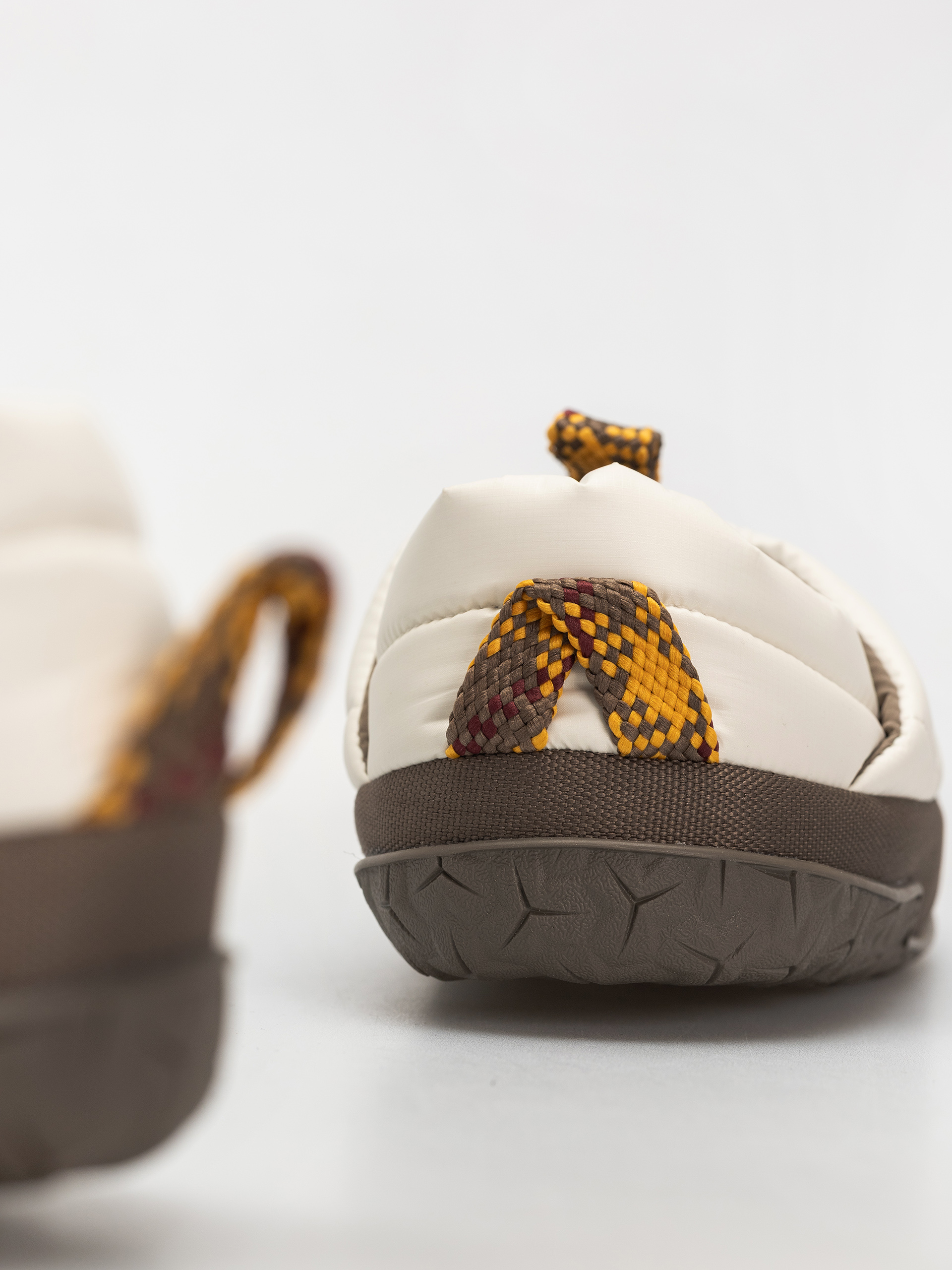 Topánky The North Face Nuptse Mule Wmn (white dune/mocha brown)