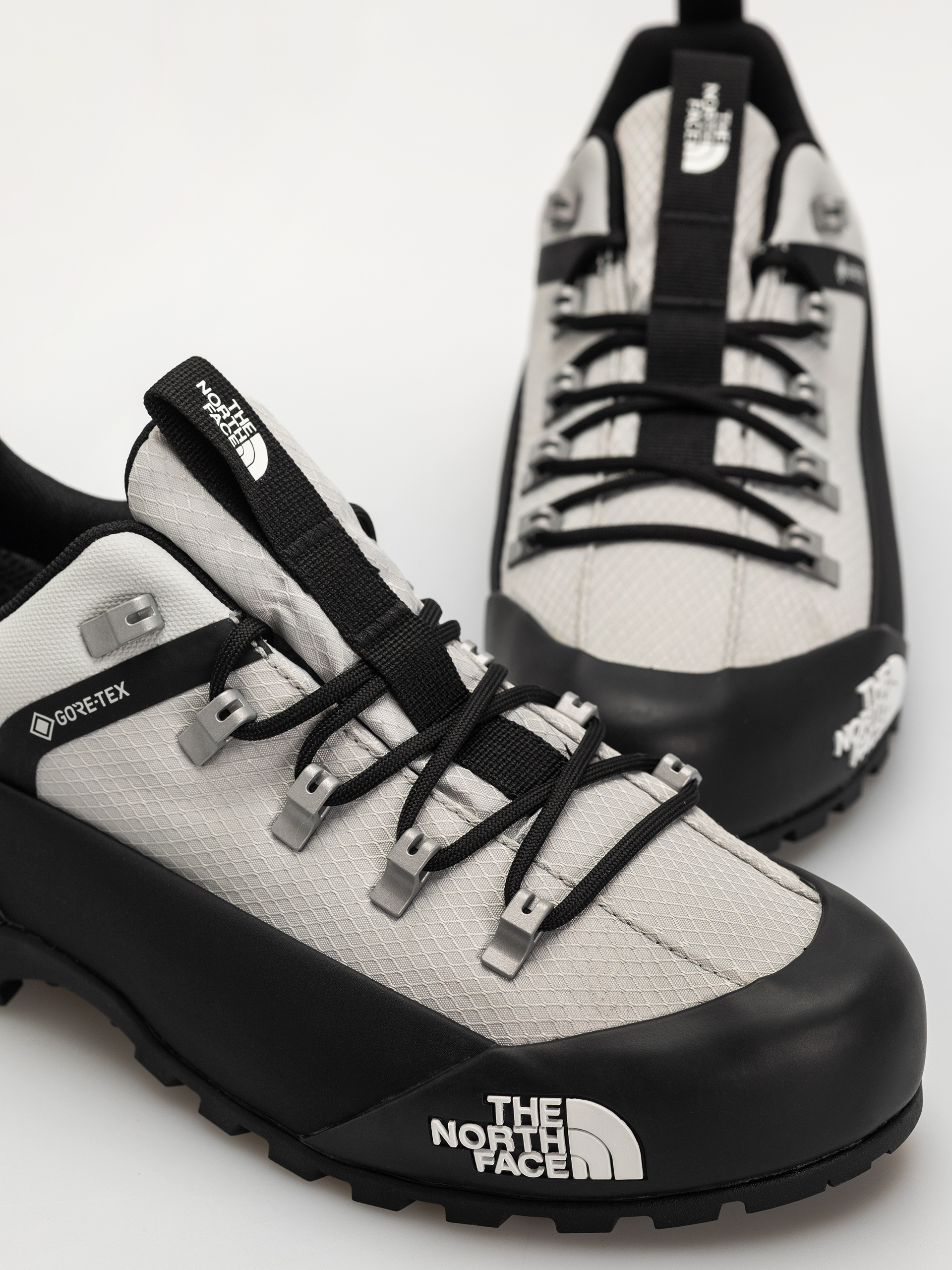 Topánky The North Face Glenclyffe Low Gore Tex (high rise grey/tnf red)
