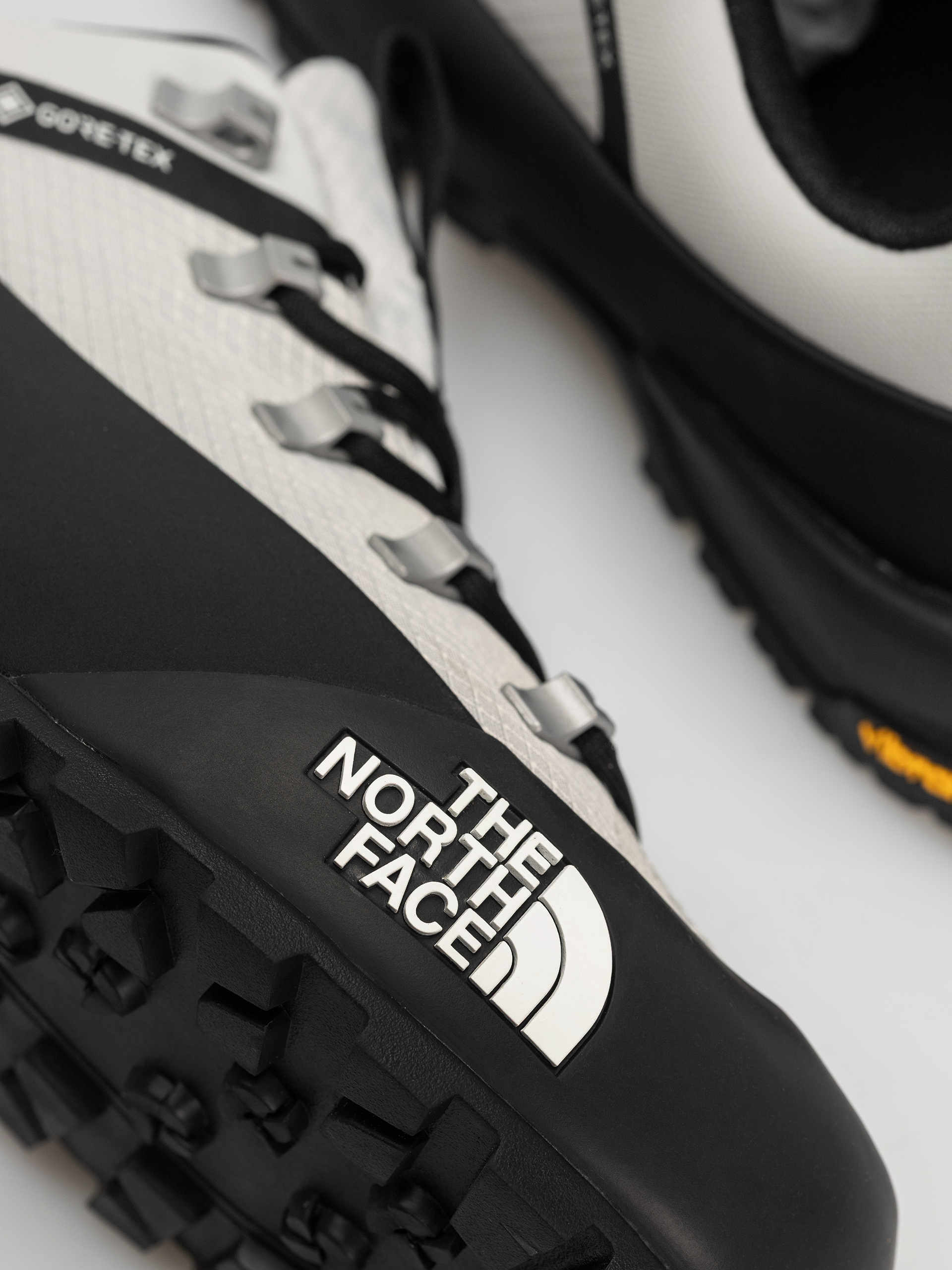 Topánky The North Face Glenclyffe Low Gore Tex (high rise grey/tnf red)