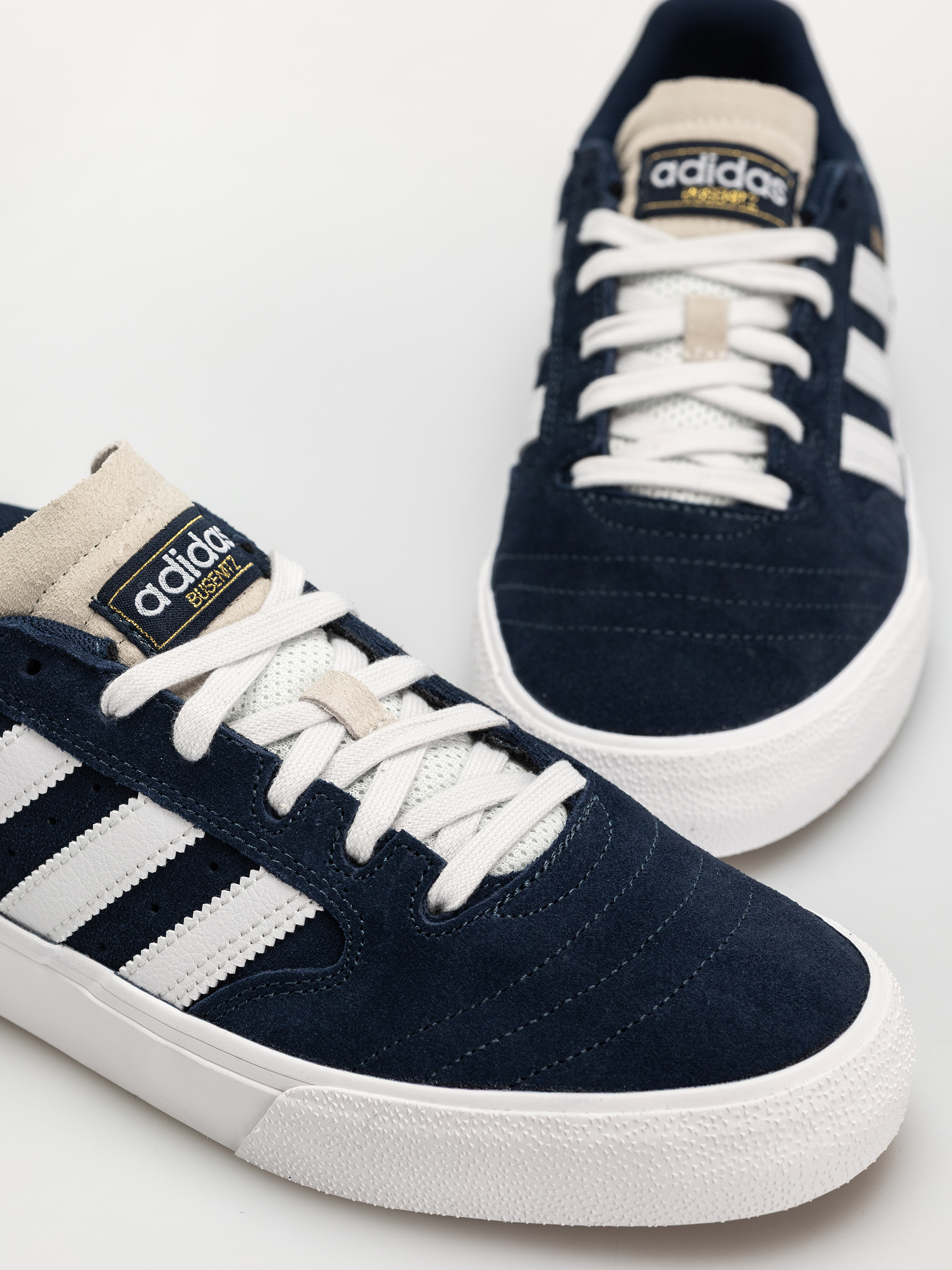 Topánky adidas Busenitz Vulc II (conavy/crywht/ftwwht)