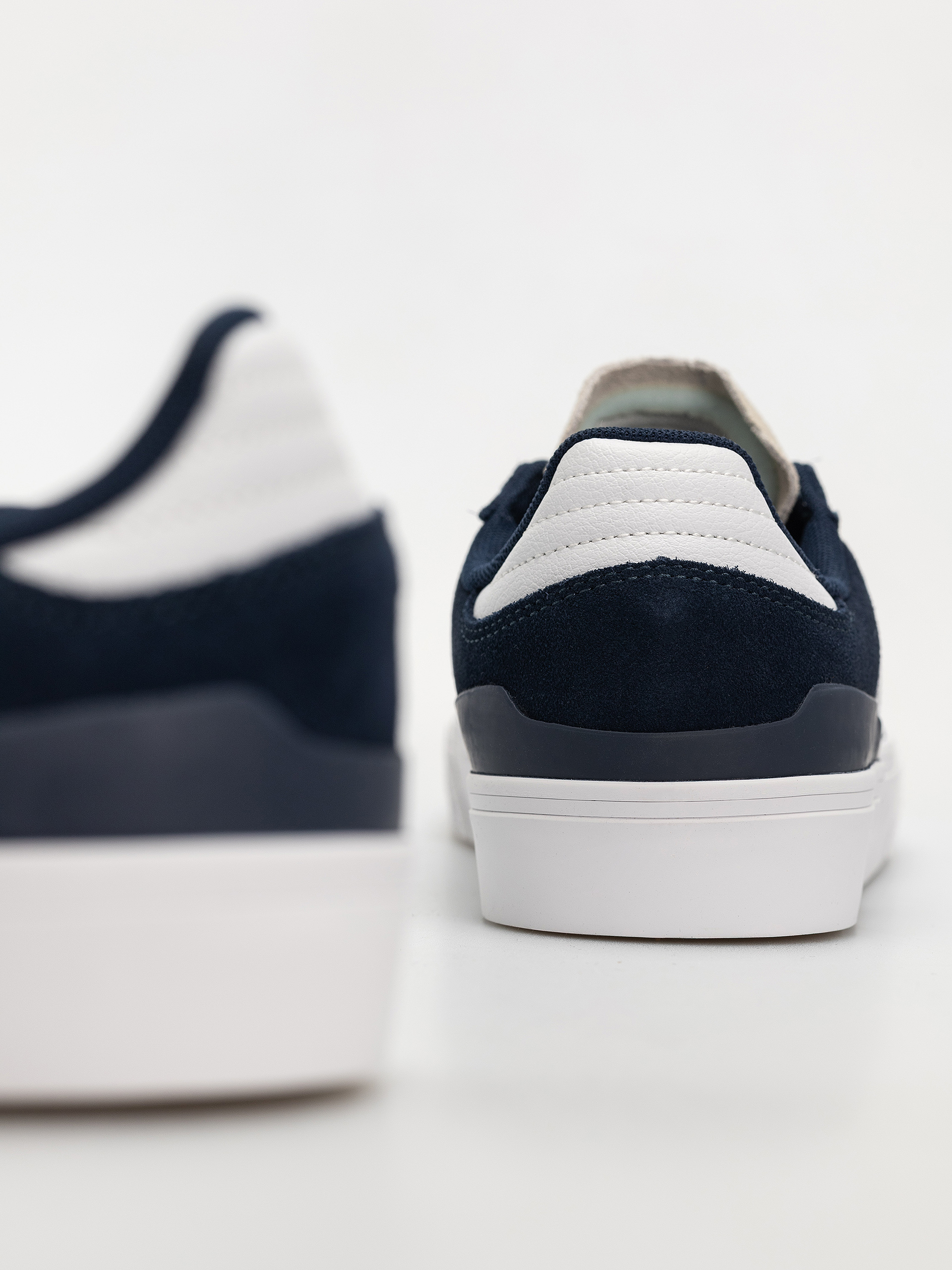 Topánky adidas Busenitz Vulc II (conavy/crywht/ftwwht)