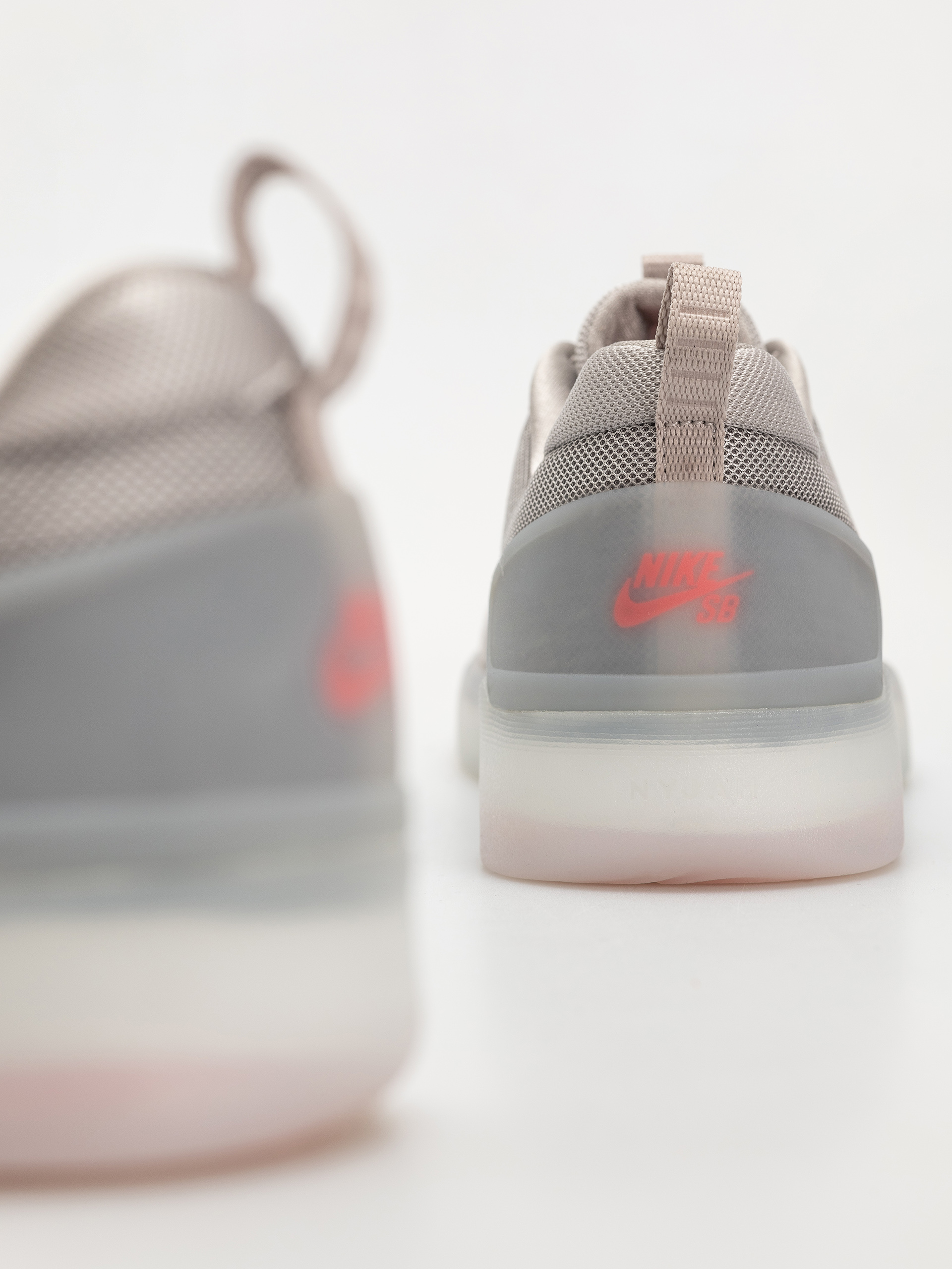 Topánky Nike SB Zoom Nyjah 4 (college grey/mink brown light silver)