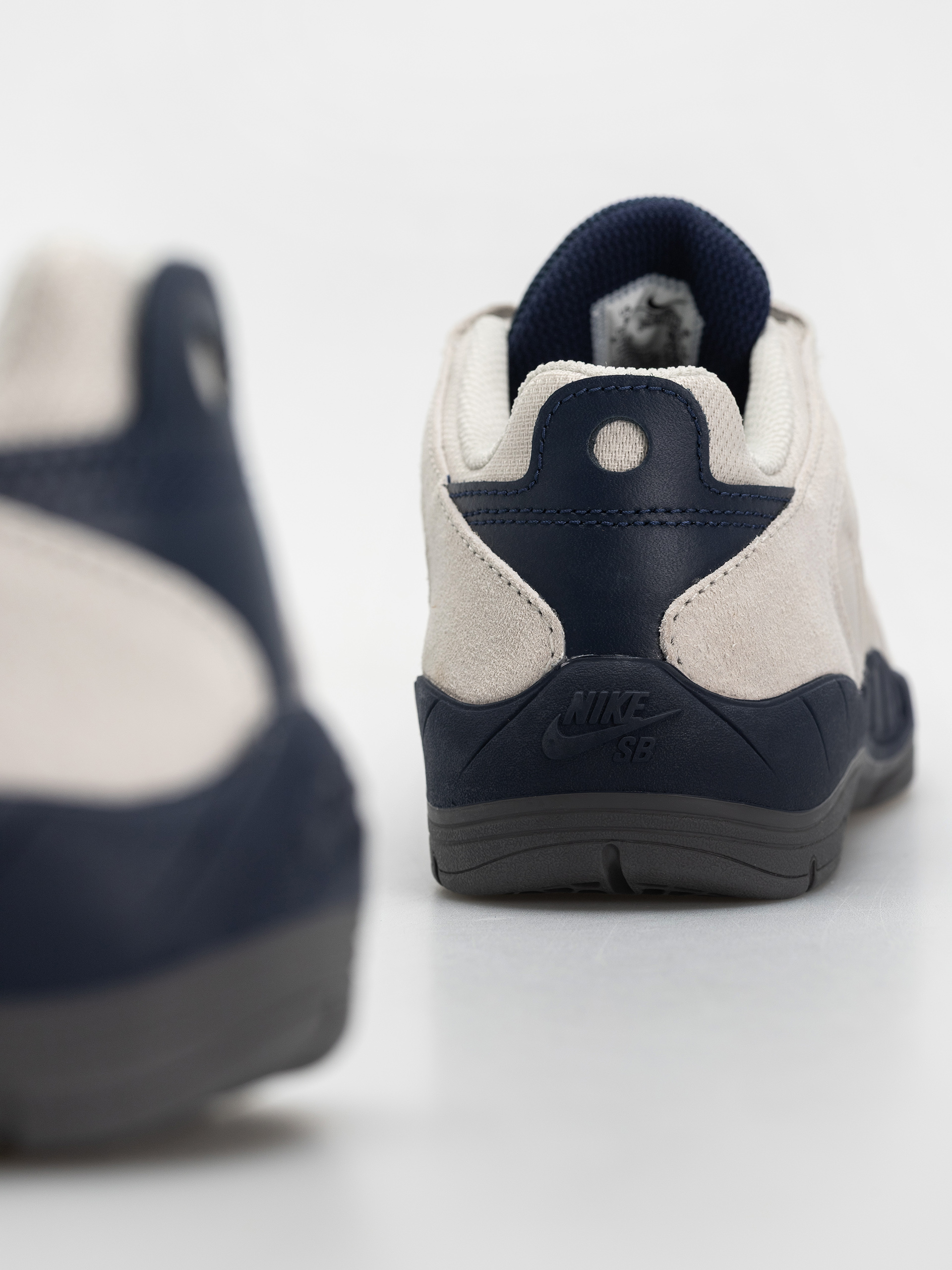 Topánky Nike SB Vertebrae (light bone/fir midnight navy obsidian)