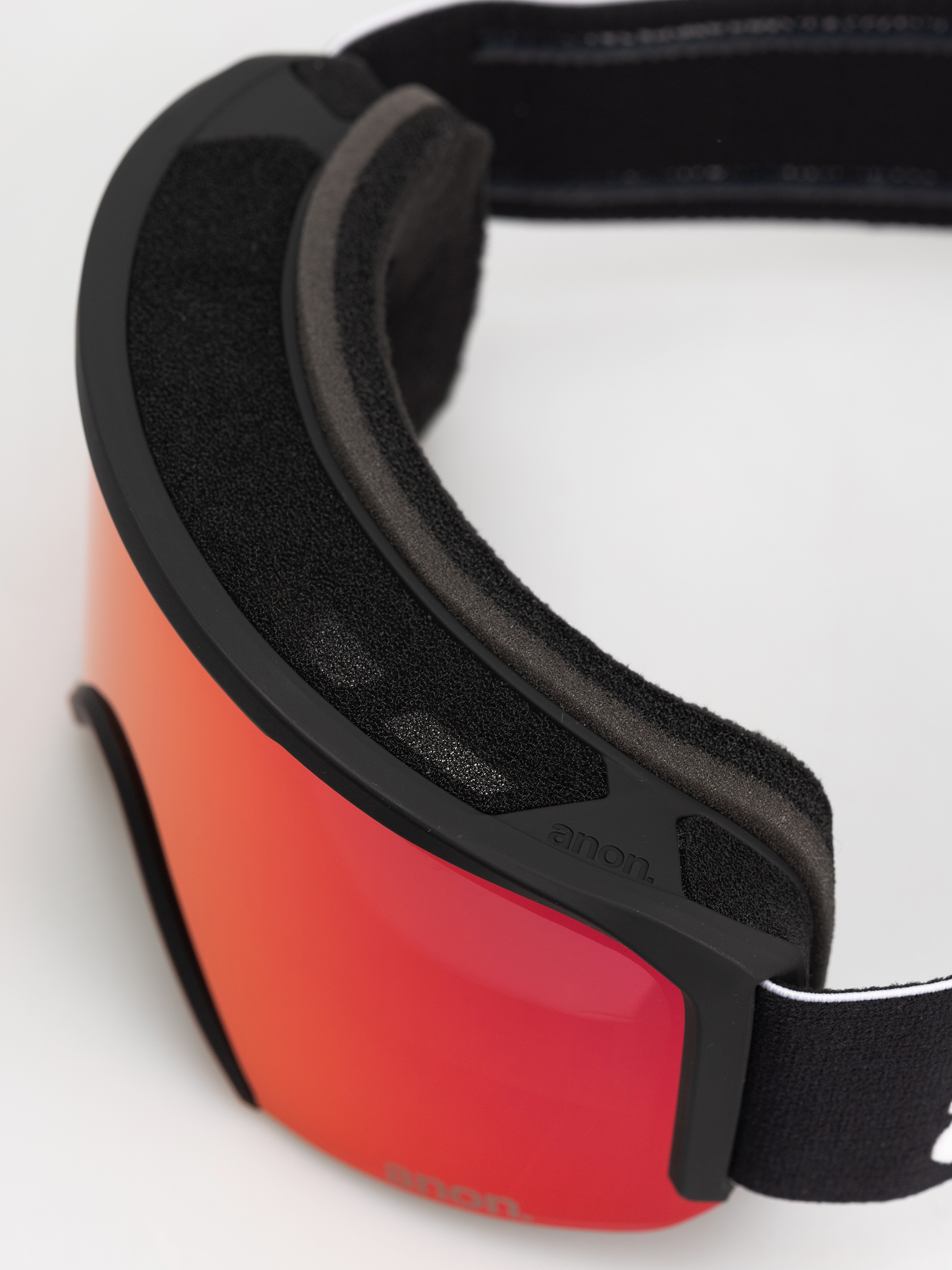Snowboardové okuliare Anon Nesa (black/perceive sunny red)