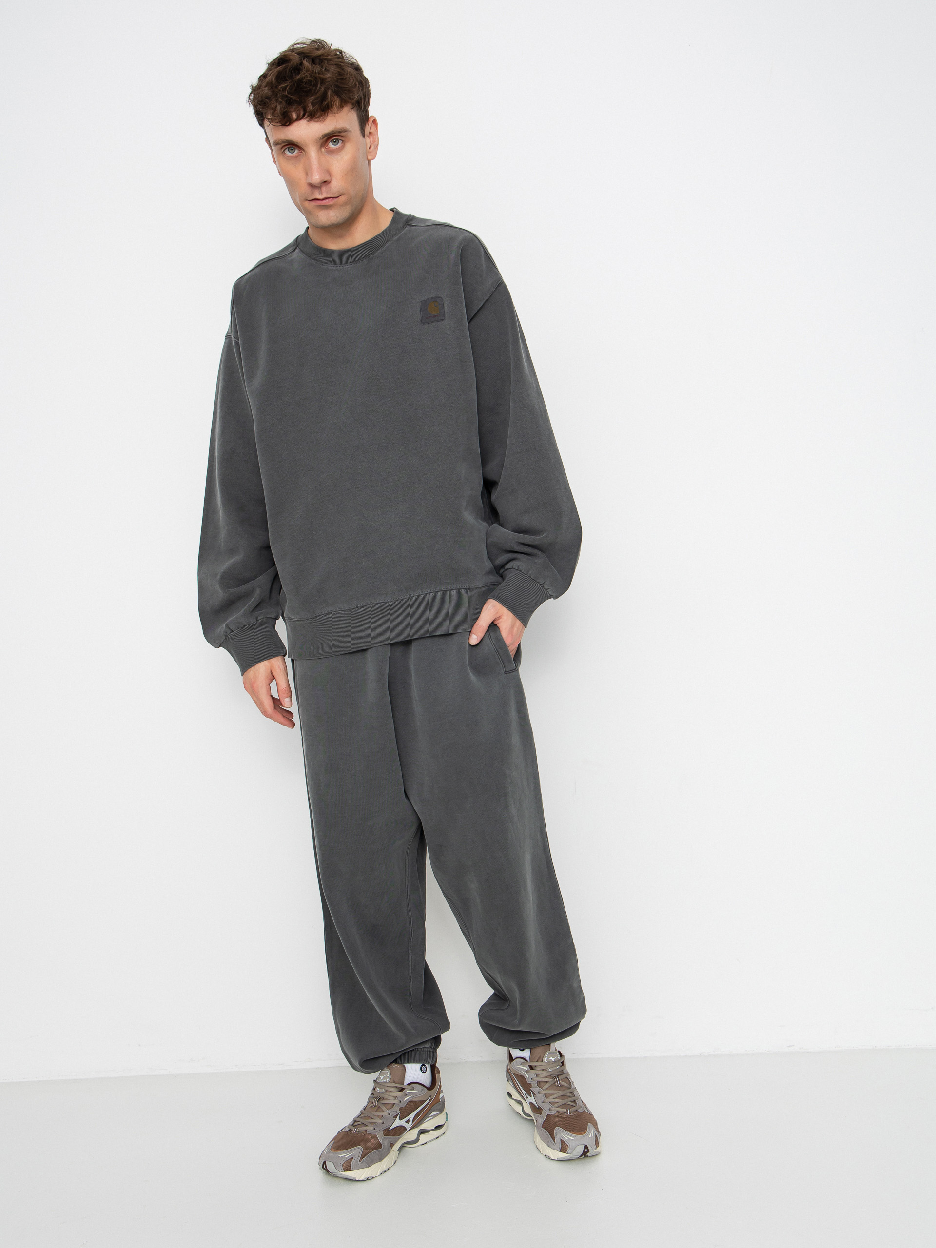 Mikina Carhartt WIP Vista (black/garment dyed)