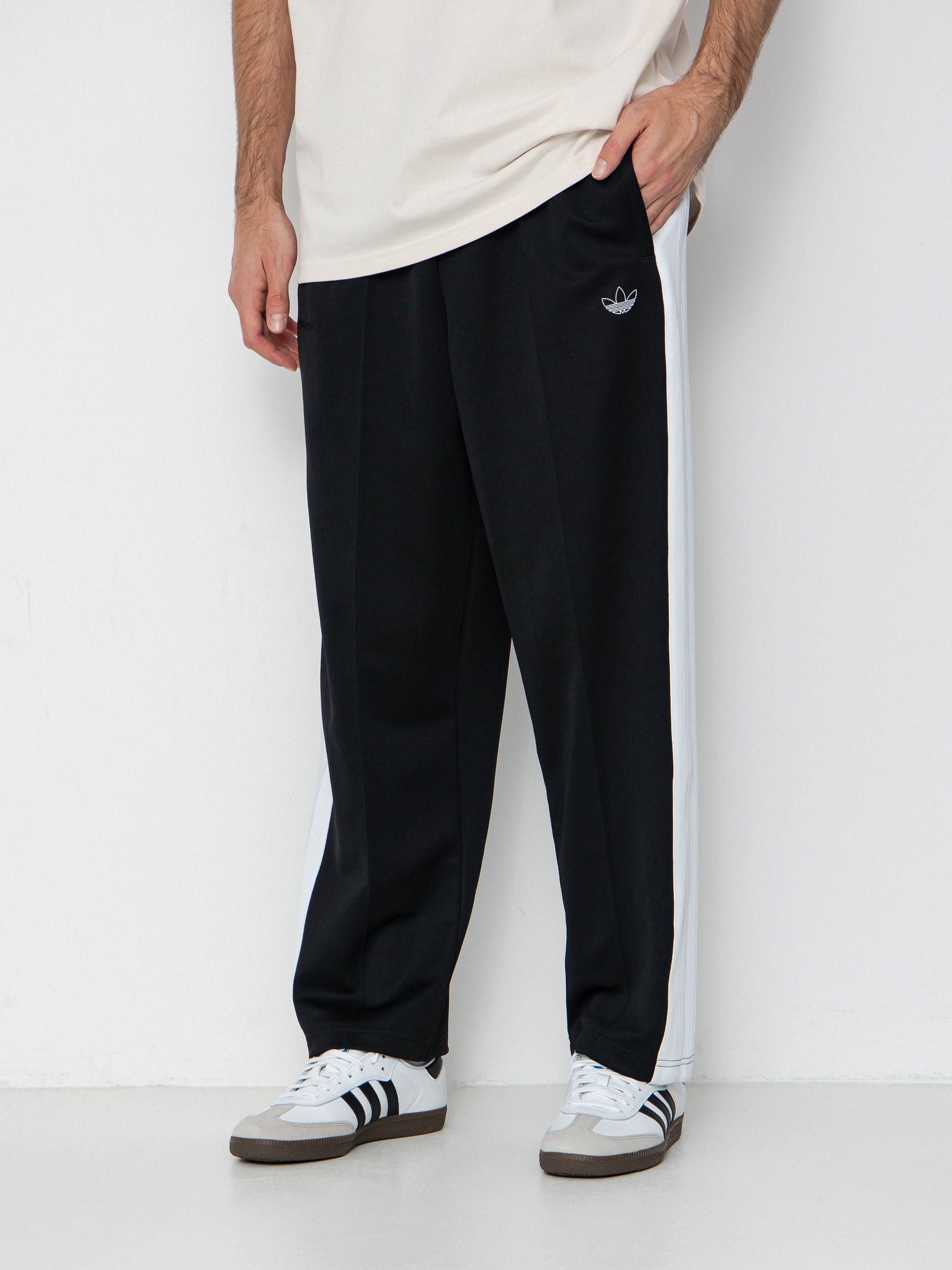 Nohavice adidas Tyshawn (black/white/dshgry)
