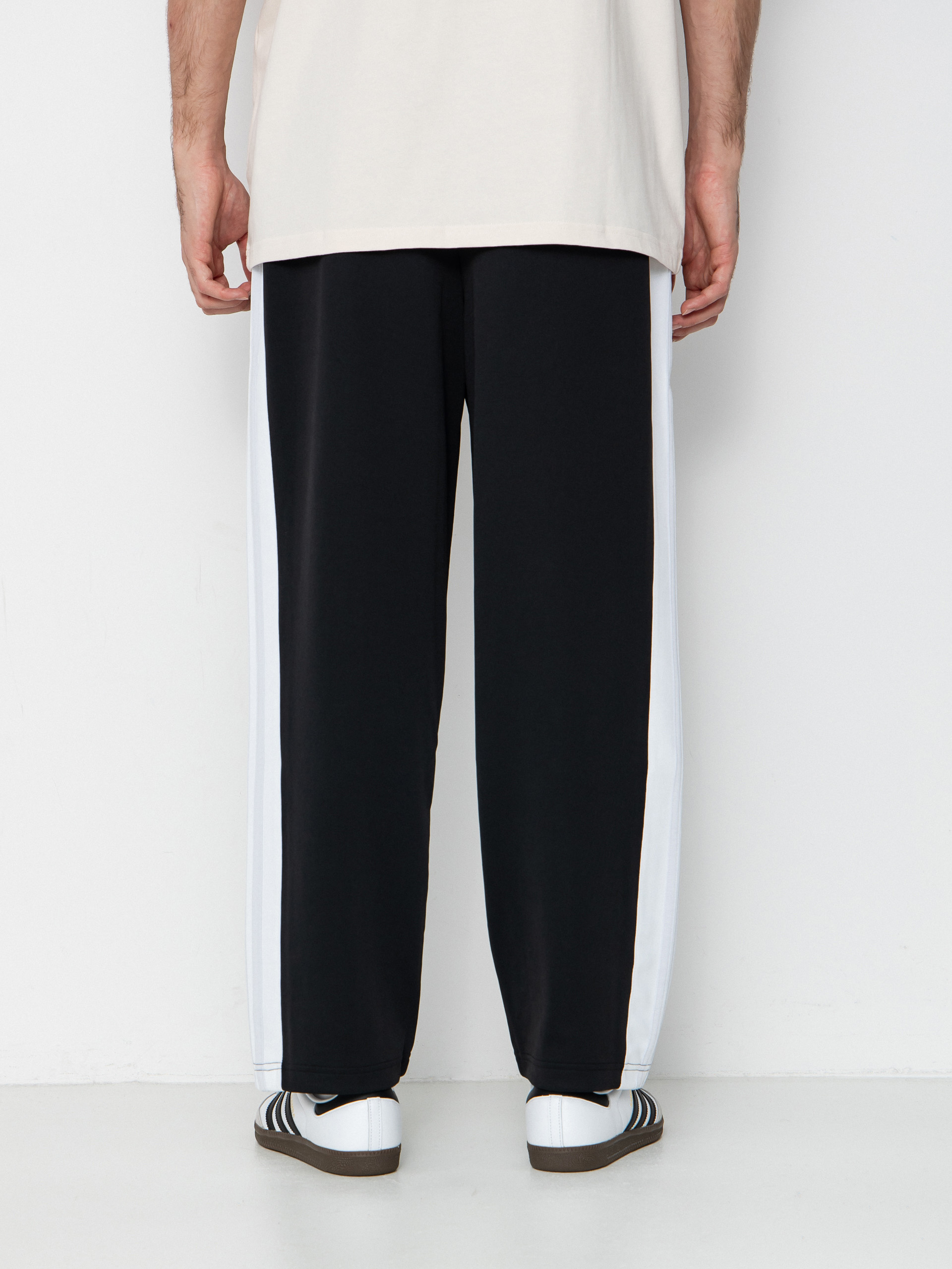 Nohavice adidas Tyshawn (black/white/dshgry)