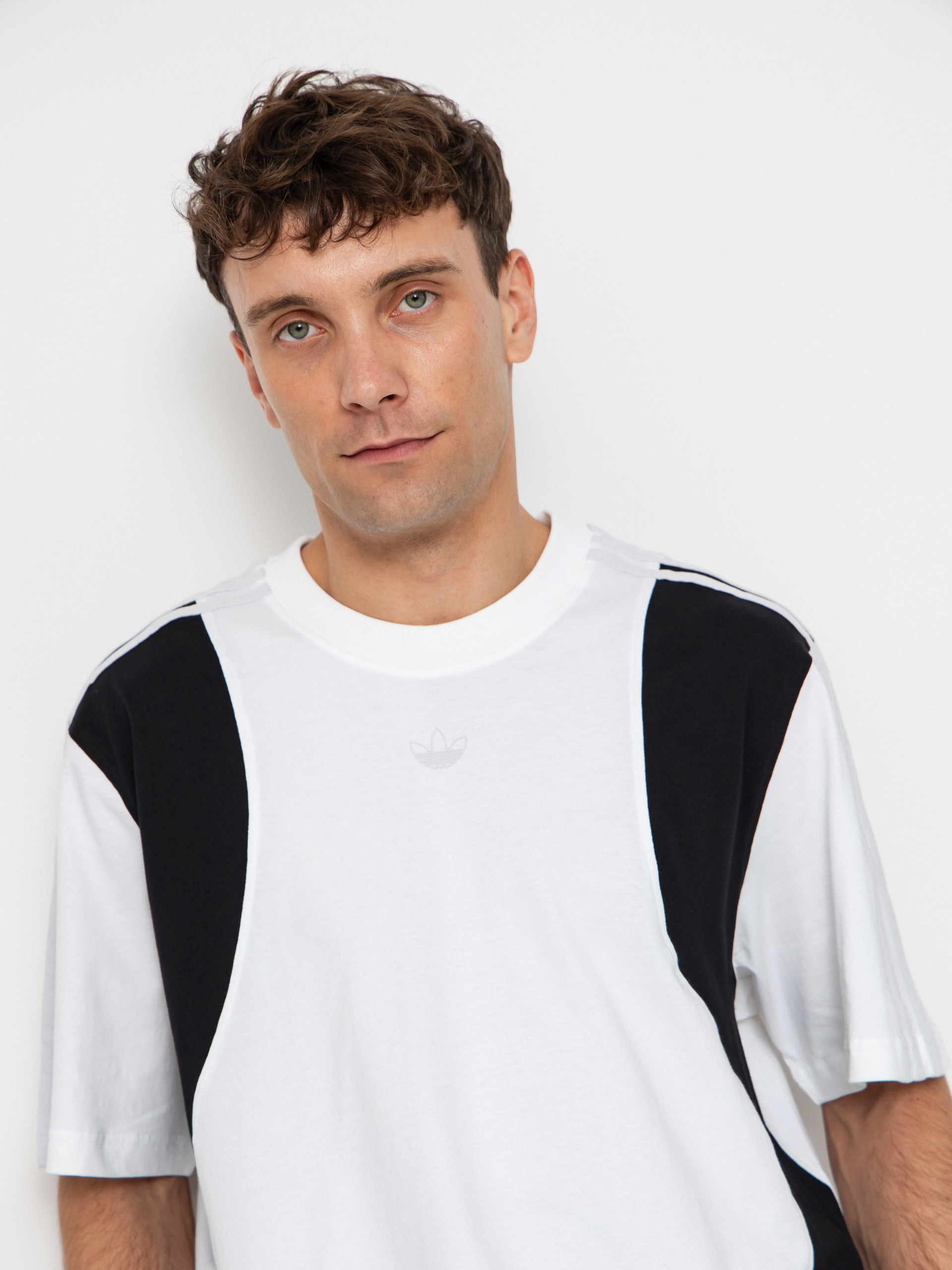 Tričko adidas Tyshawn (white/black)