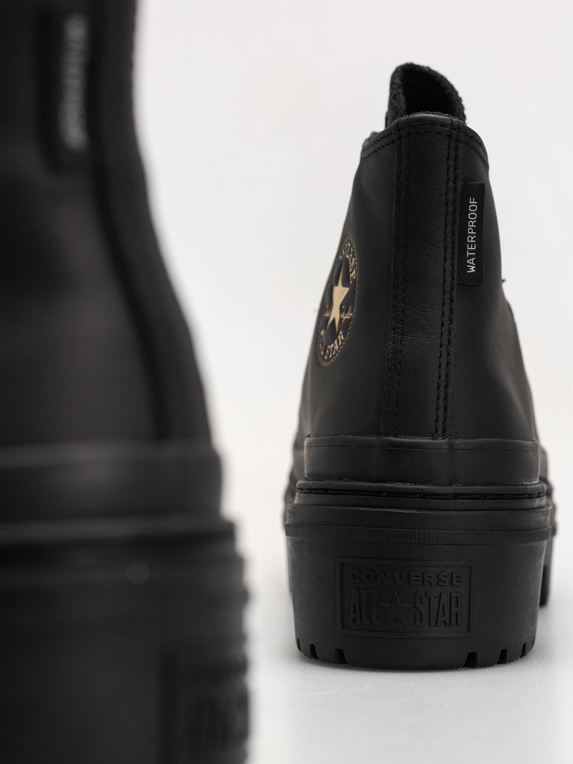 Topánky Converse Chuck Taylor All Star Lugged Heel Wmn (black/black/gold)